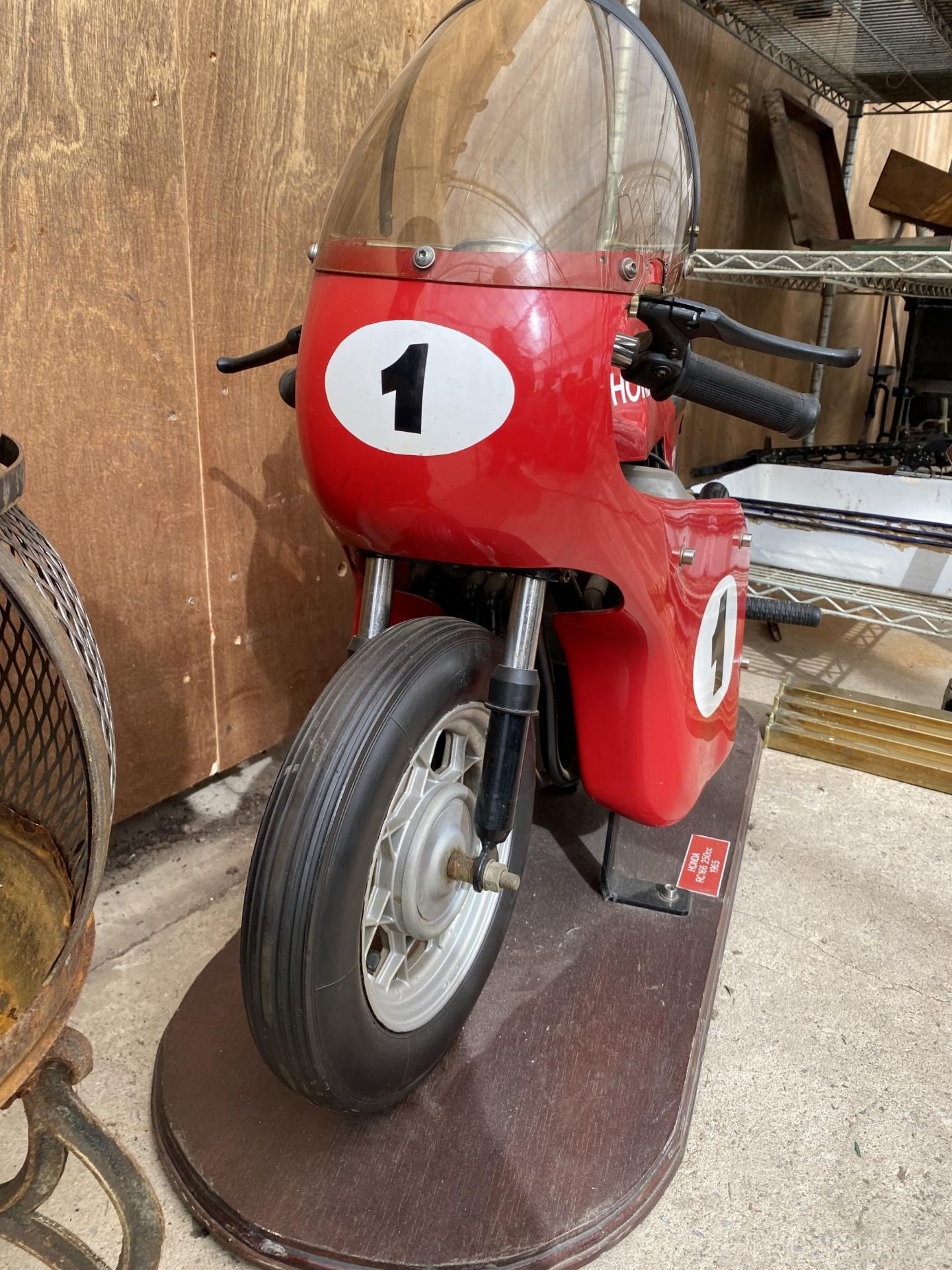 A HONDA RC166 MODEL FAIRGROUND RIDE MOUNTED ON A WOODEN PLINTH - Image 2 of 6