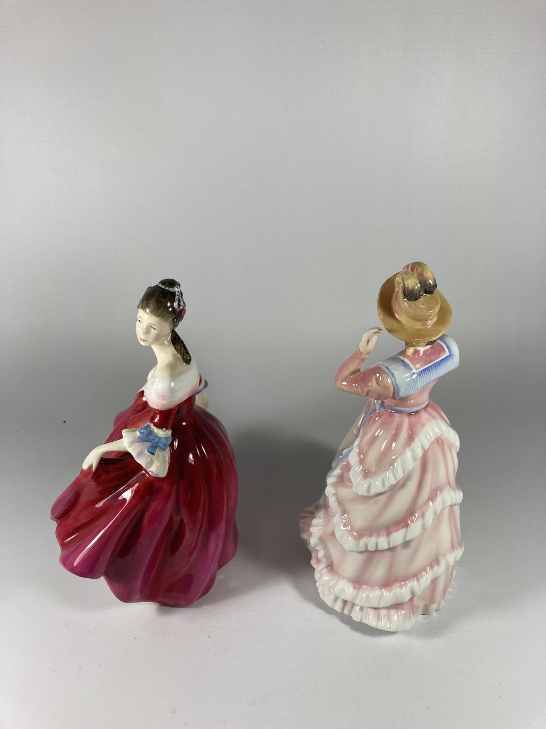 TWO DOULTON LADY FIGURINES TO INCLUDE A MICHAEL DOULTON EXCLUSIVE SHARON AND SOUTHERN BELLE - Image 2 of 3