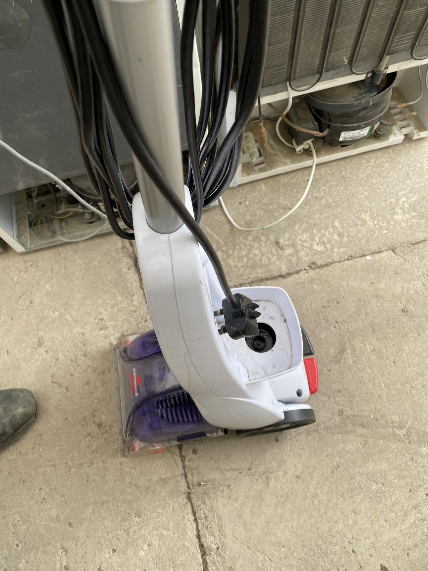A BISSELL CARPET CLEANER - Image 2 of 2