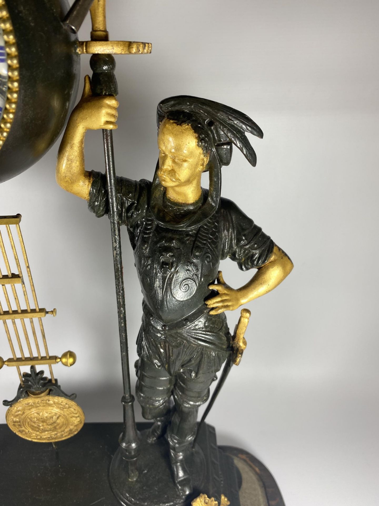 A FRENCH JAPY FERERES SPELTER TWO TRAIN DOMED CLOCK WITH TWIN FIGURAL DESIGN, DOME HEIGHT 64CM, WITH - Image 7 of 11