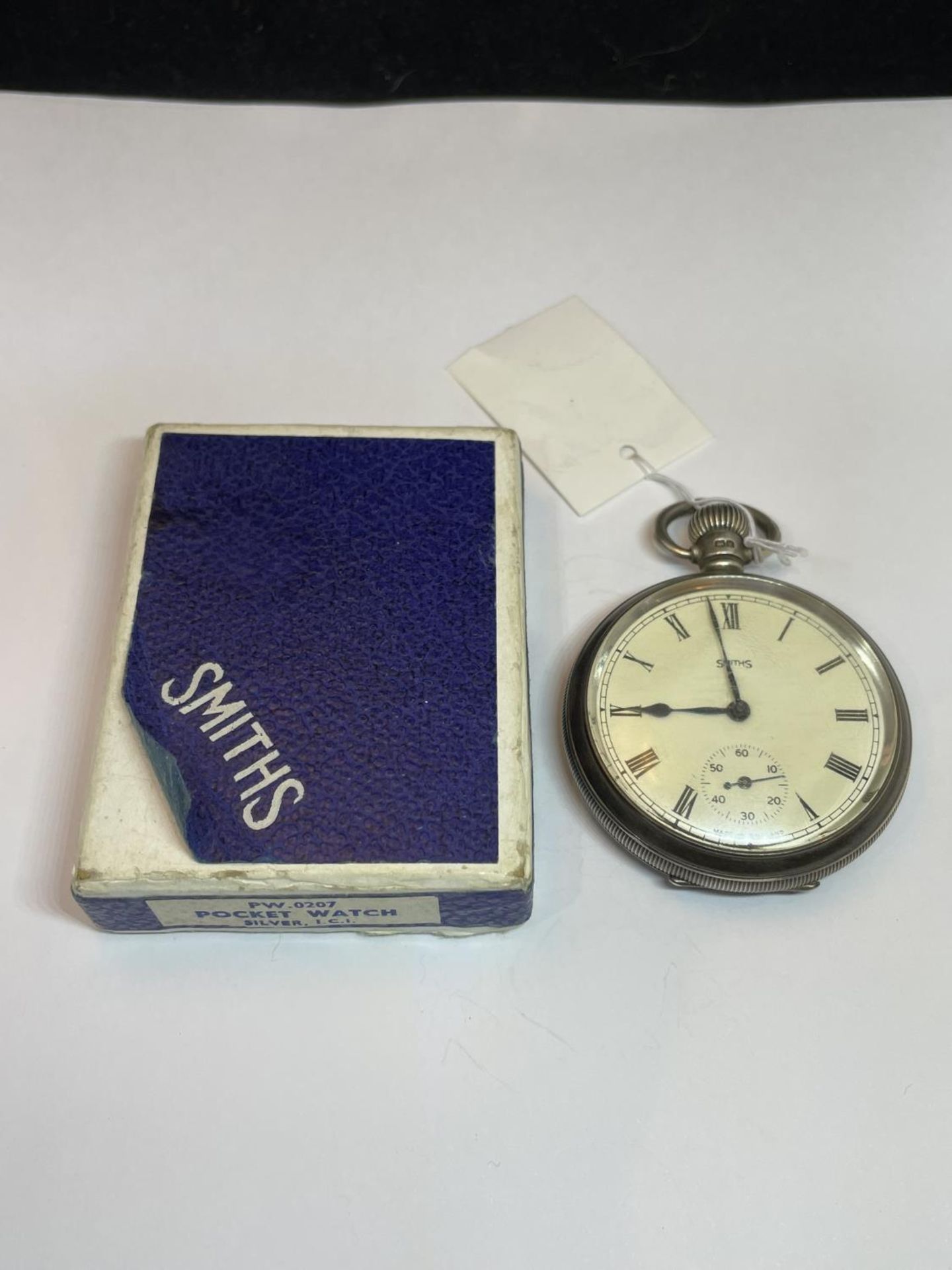 A HALLMARKED BIRMINGHAM SILVER POCKET WATCH, CASED BY A L DENILSON, MOVEMENT BY SMITHS WITH ENAMAL