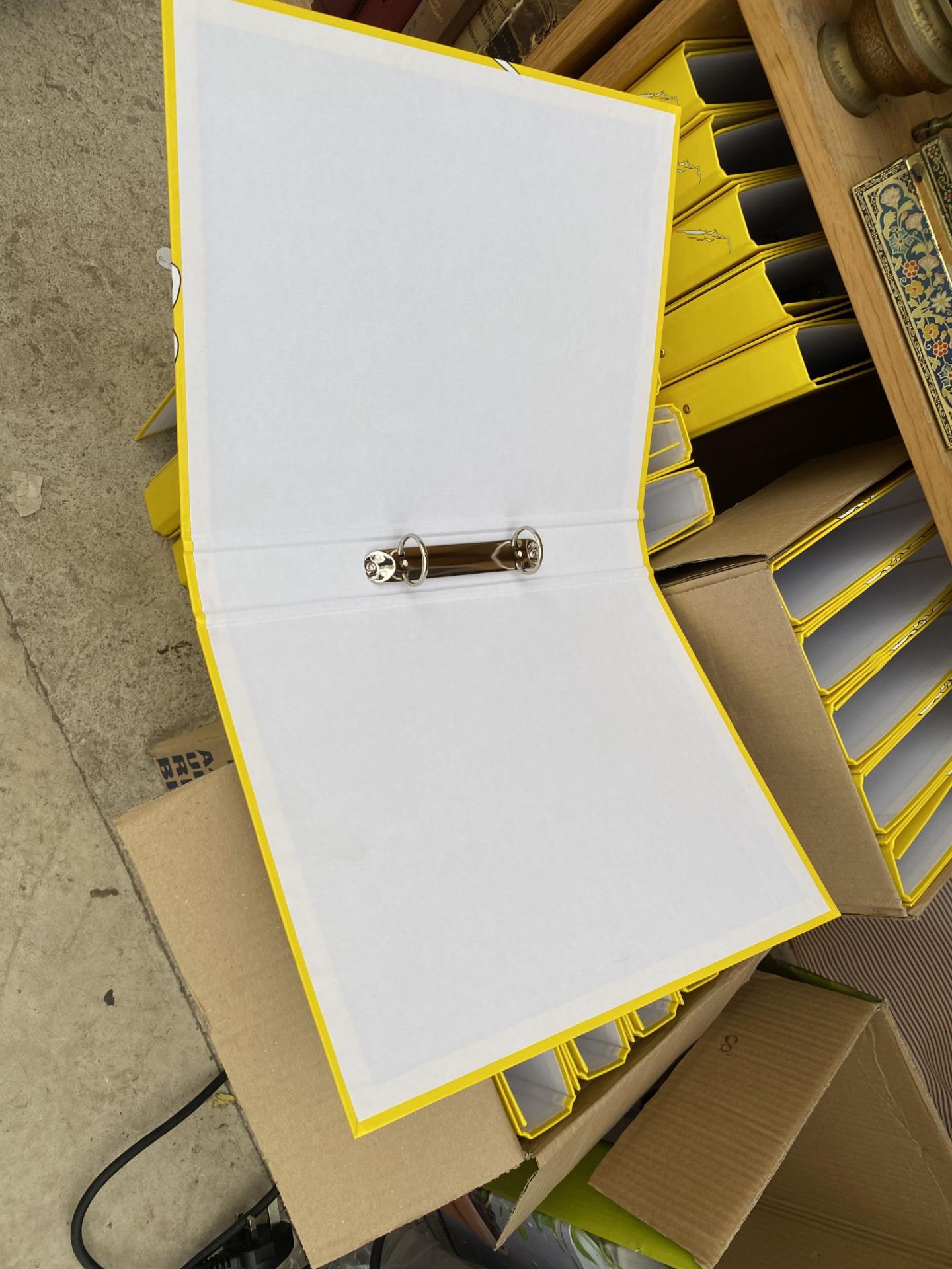 A LARGE QUANTITY OF YELLOW LEVER ARCH FILES - Image 3 of 4