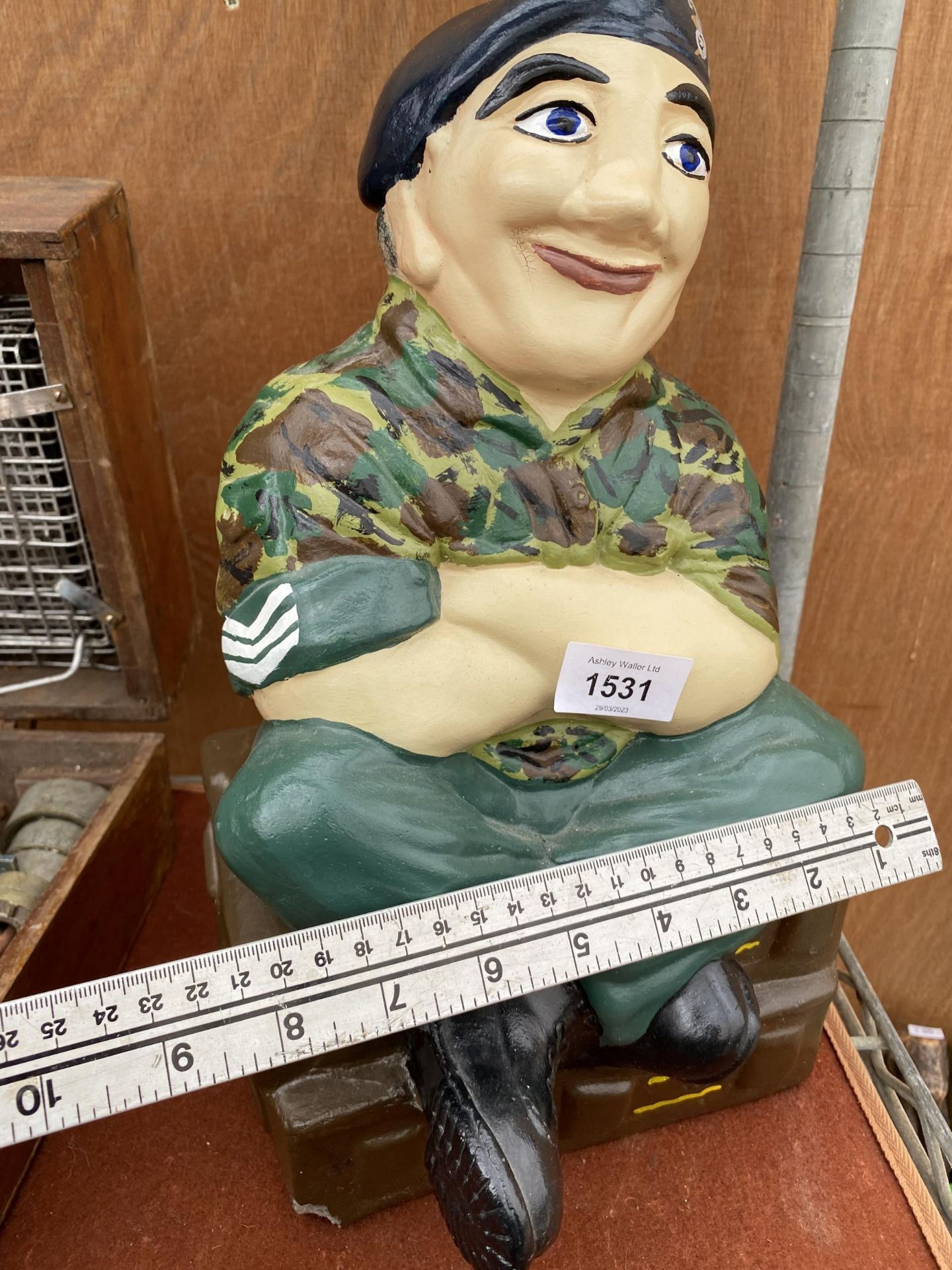 A LARGE HEAVY PAINTED FIGURE OF A MILITARY OFFICER - Image 2 of 4
