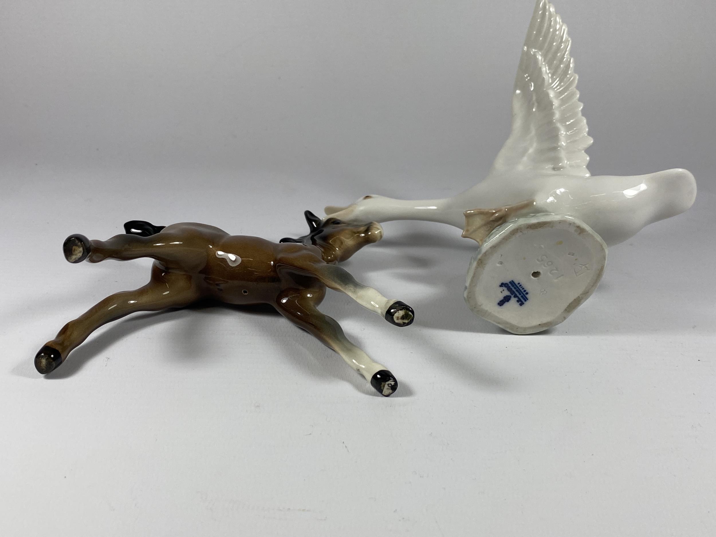 TWO ITEMS - A BESWICK BROWN GLOSS HORSE FOAL & LLADRO FLYING GEESE 1265 - Image 2 of 2