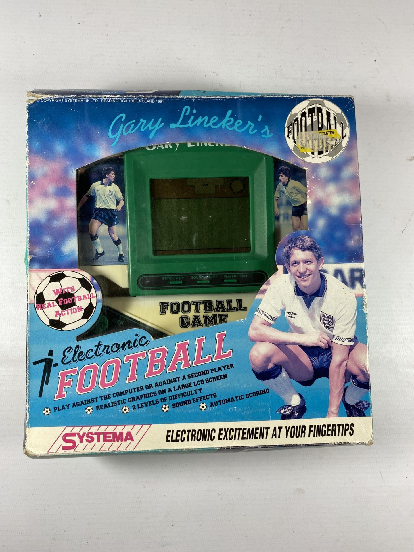 A BOXED RETRO SYSTEMA GARY LINEKER'S ELECTRONIC FOOTBALL GAME