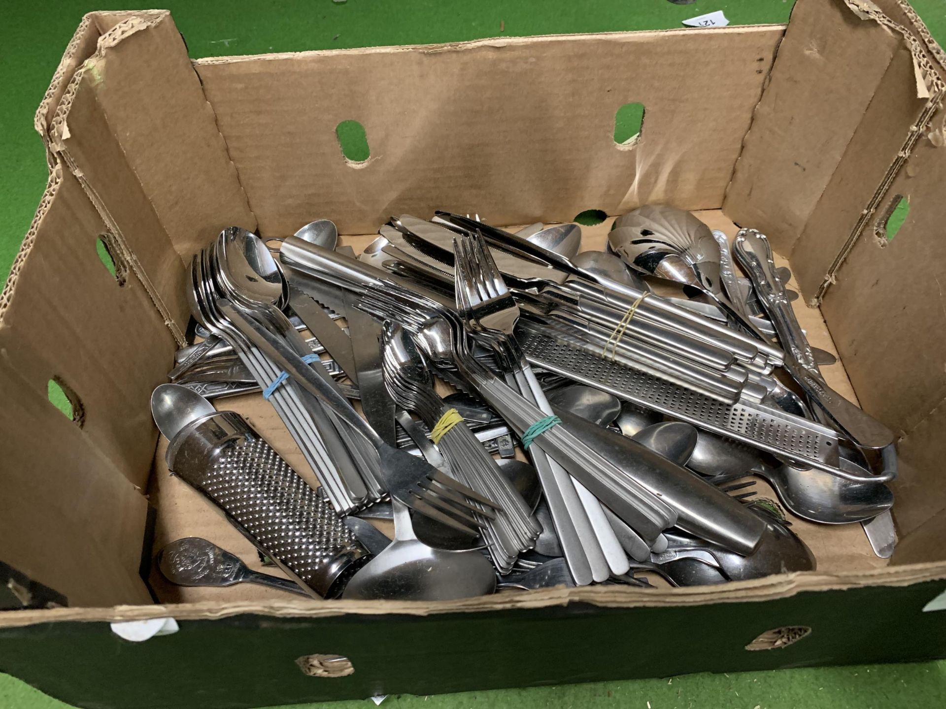 A LARGE QUANTITY OF STAINLESS STEEL CUTLERY