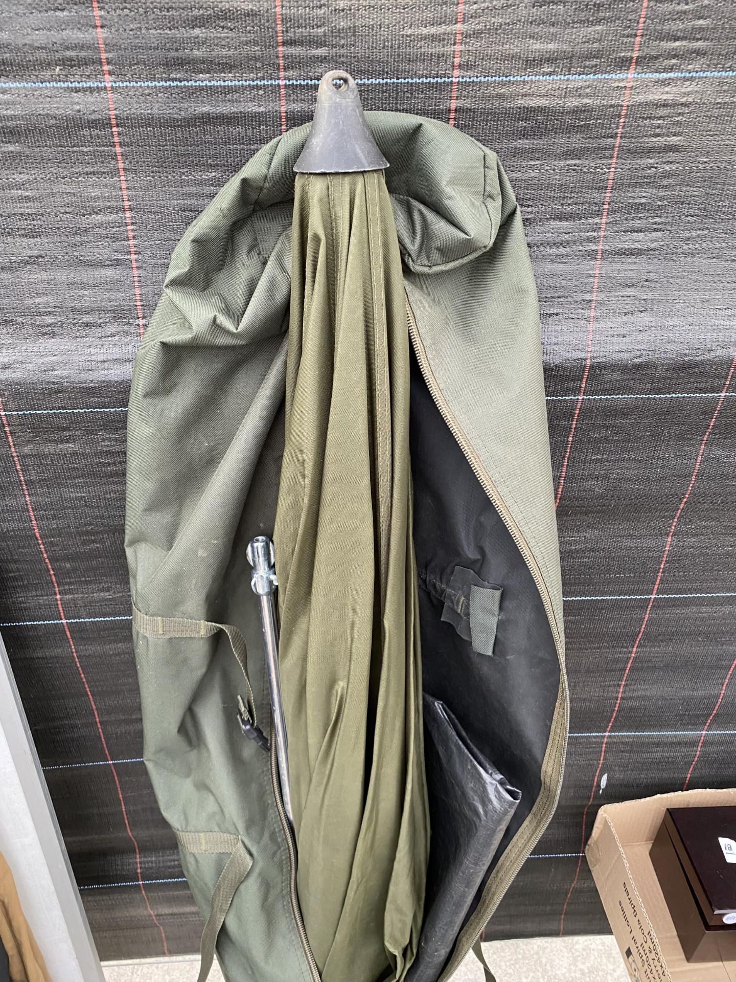 A FOLDING FISHING CHAIR AND A FISHING BIVVY AND BIVVY BROLLY - Image 3 of 6