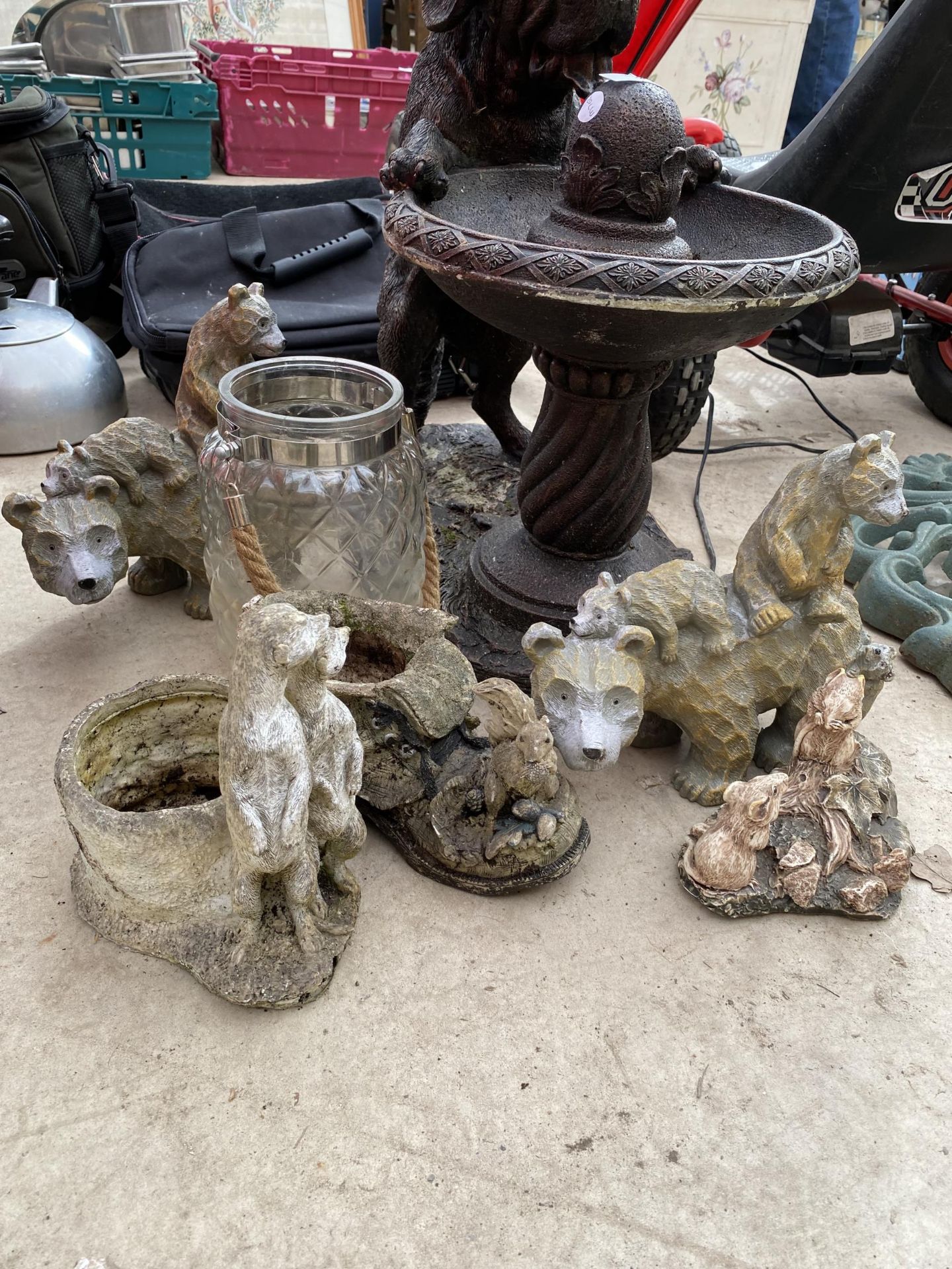 AN ASSORTMENT OF FIGURES TO INCLUDE WOODEN BEARS, TWO SMALL RECONSTITUTED STONE PLANTERS AND A WATER - Image 3 of 3