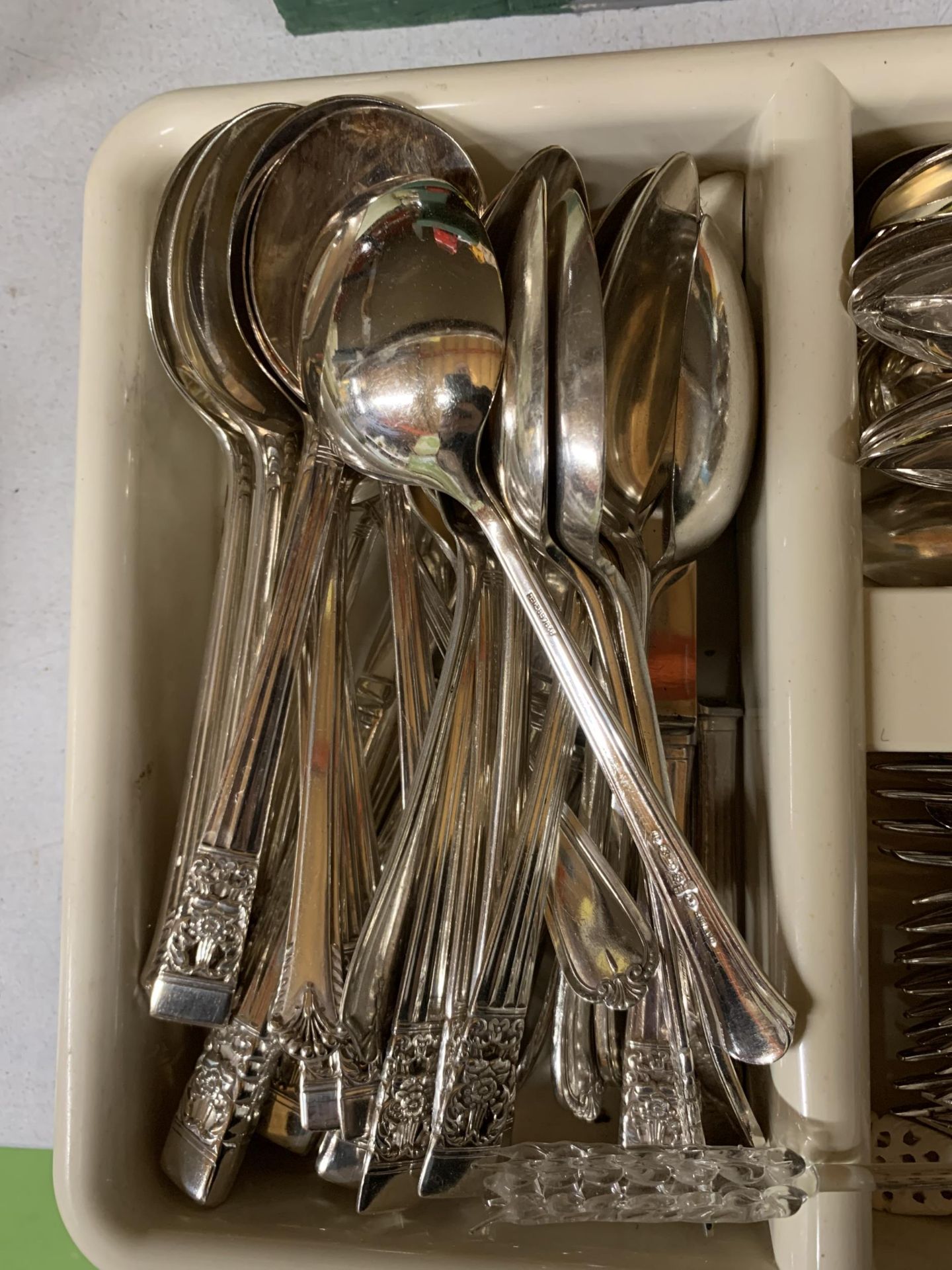 A QUANTITY OF FLATWARE TO INCLUDE KNIVES, FORKS, SPOONS, ETC - Image 2 of 2