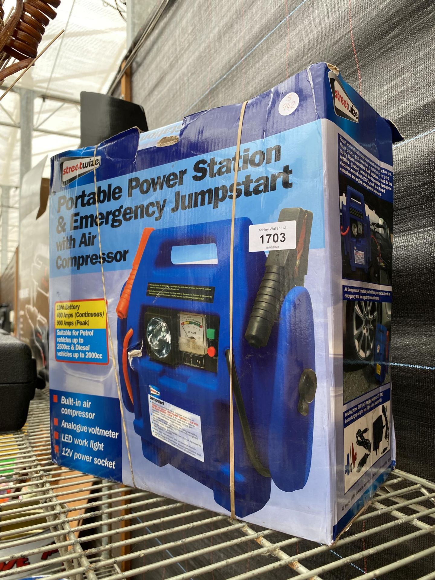 A NEW AND BOXED STREETWISE VEHICLE JUMP START