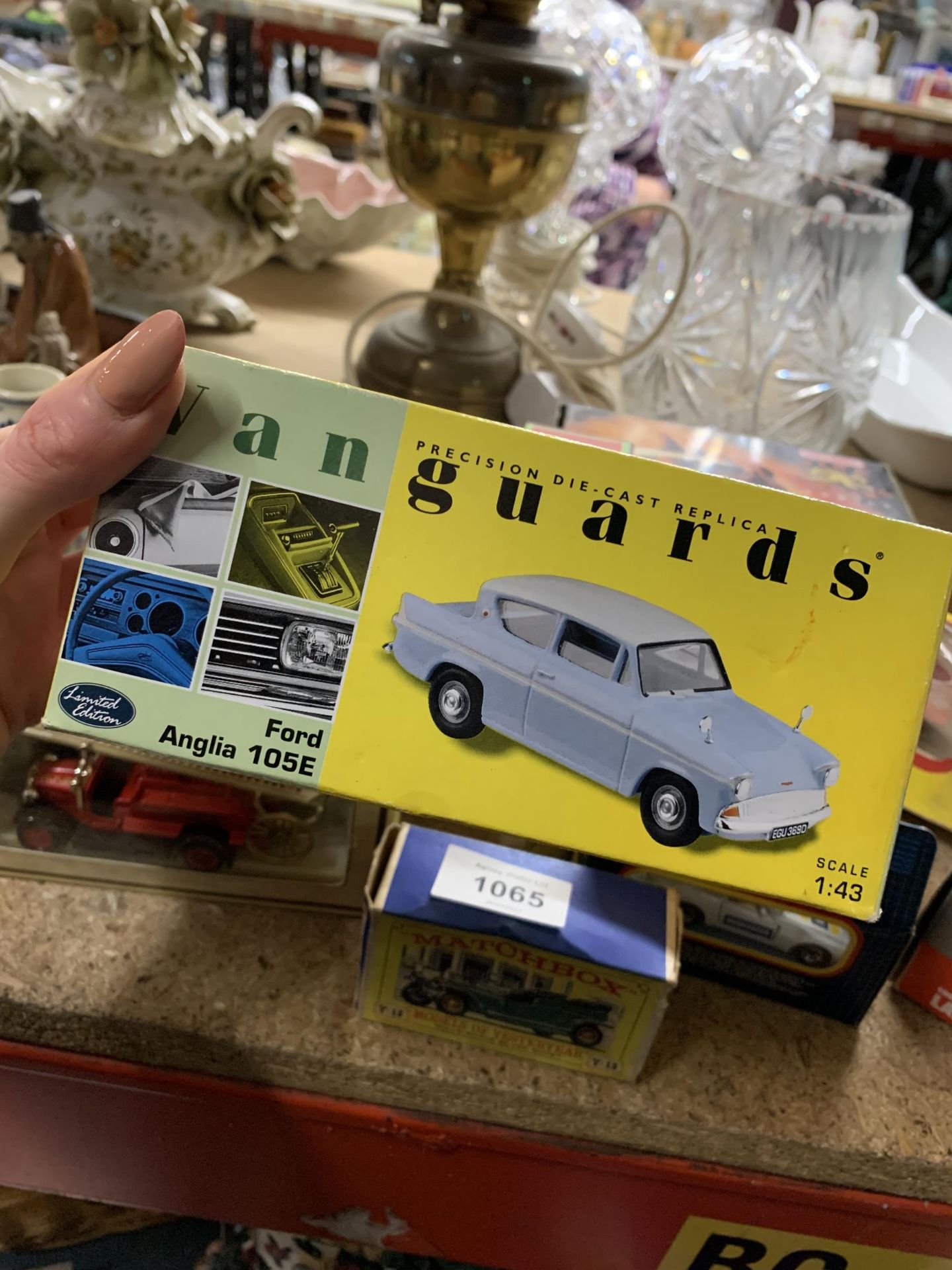 A COLLECTION OF BOXED DIE-CAST CARS TO INCLUDE BURAGO, VANGUARDS, MATCHBOX, ETC - Image 3 of 3