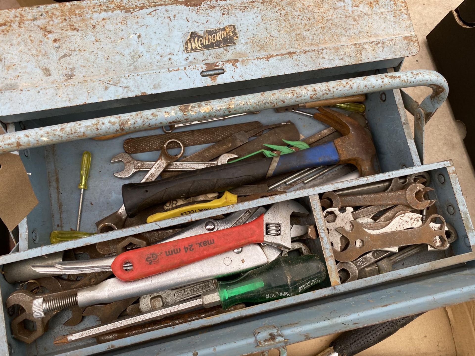 AN ASSORTMENT OF TOOLS TO INCLUDE HAMMERS, CROW BAR AND SPANNERS ETC - Image 3 of 3