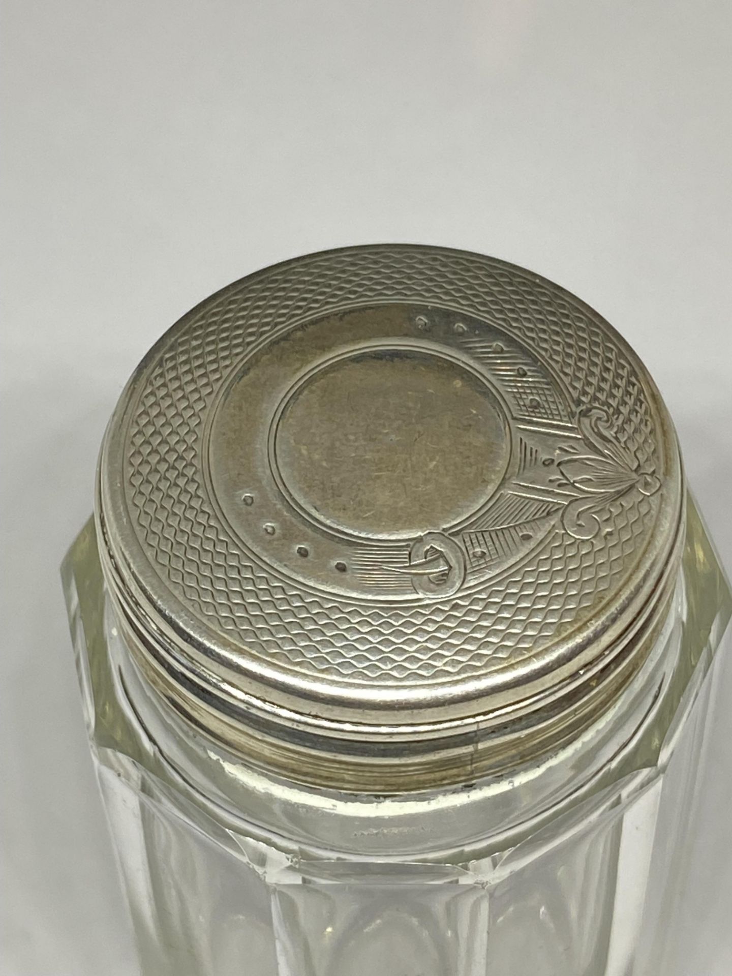 A HALLMARKED SILVER LIDDED JAR - Image 2 of 2