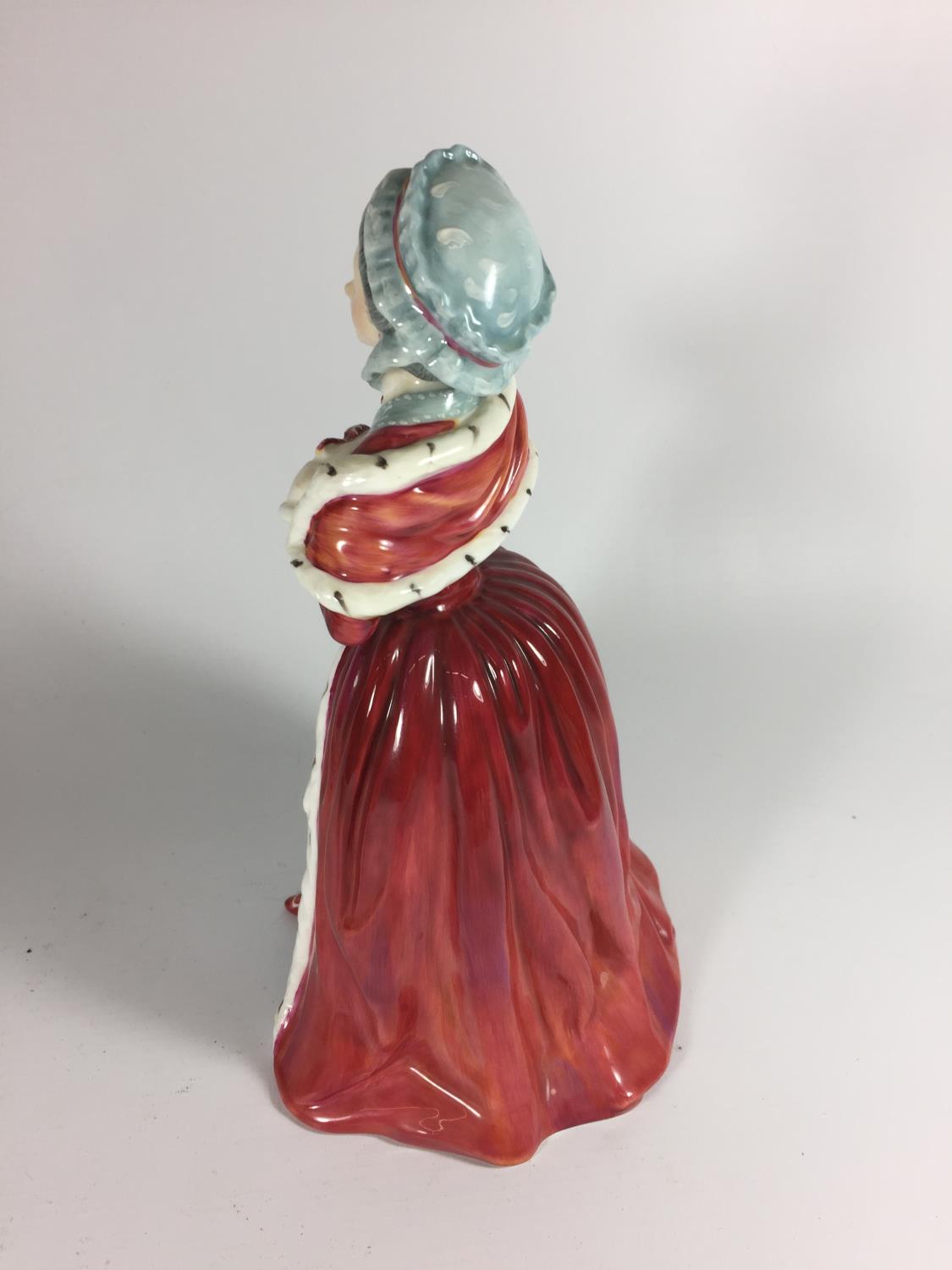 A ROYAL DOULTON 'COUNTESS SPENCER' HN3320 LIMITED EDITION FIGURE - Image 2 of 3