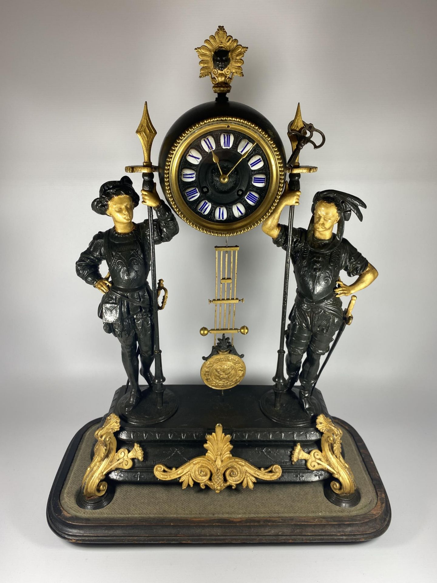 A FRENCH JAPY FERERES SPELTER TWO TRAIN DOMED CLOCK WITH TWIN FIGURAL DESIGN, DOME HEIGHT 64CM, WITH - Image 4 of 11