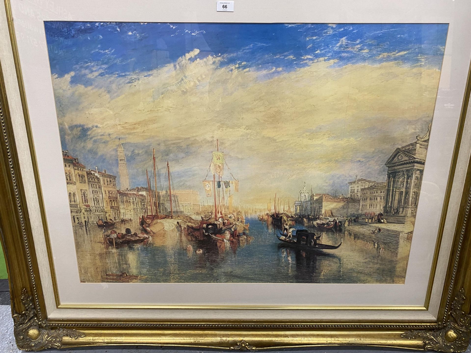 A LARGE GILT FRAMED JOSEPH MALLORD WILLIAM TURNER REPRODUCTION PRINT OF THE GRAND CANAL, VENICE, 106 - Image 2 of 3