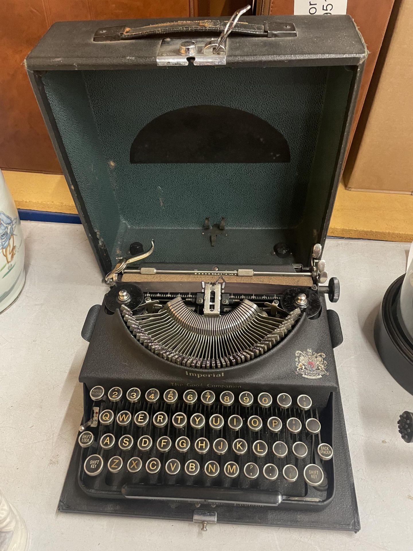 A VINTAGE CASED IMPERIAL THE GRAND COMPANION TYPEWRITER