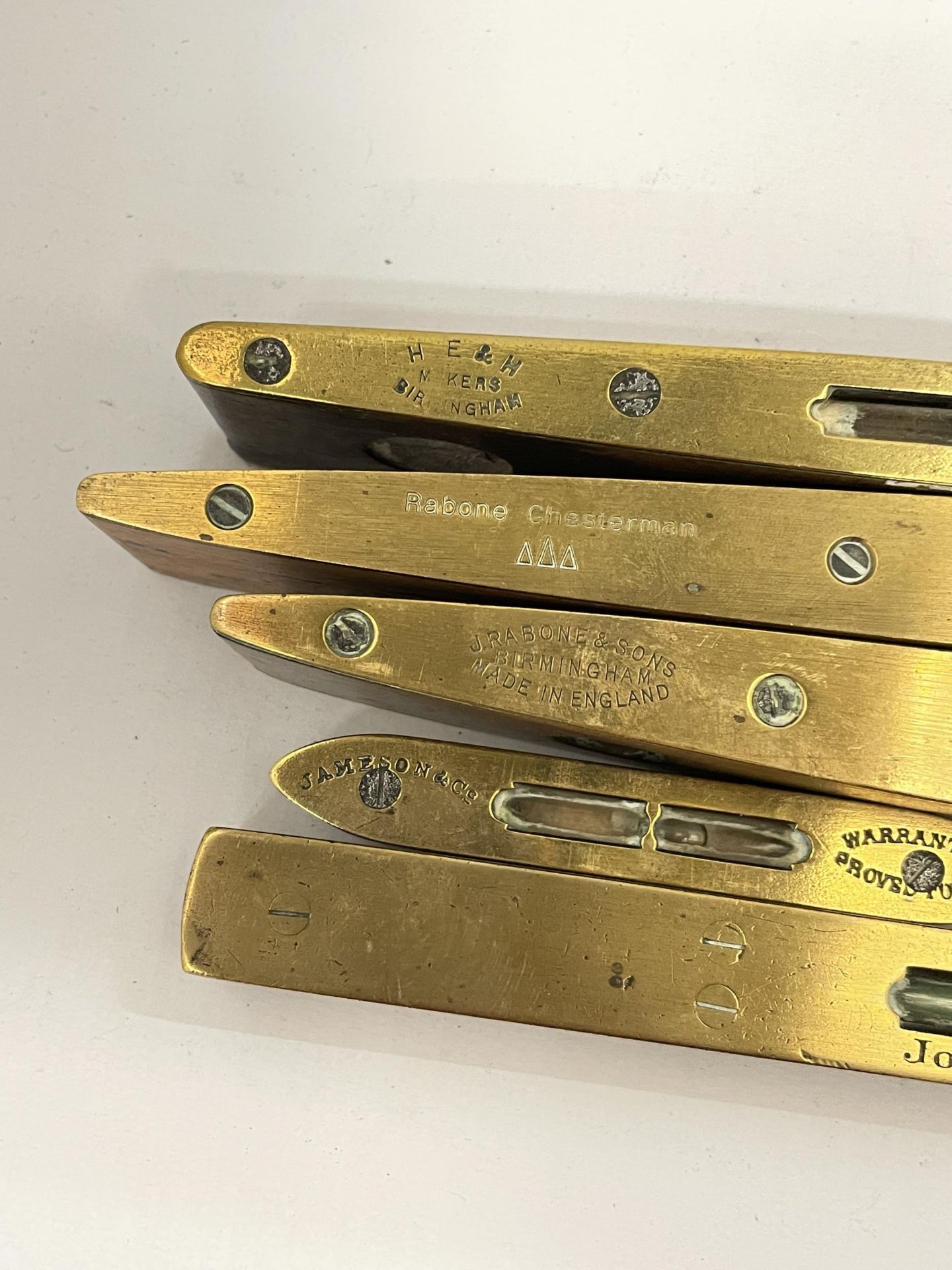 A COLLECTION OF VINTAGE BRASS SPIRIT LEVELS AND FURTHER TOOLS J.RABONE & SONS, MINIATURE SALTER - Image 2 of 5