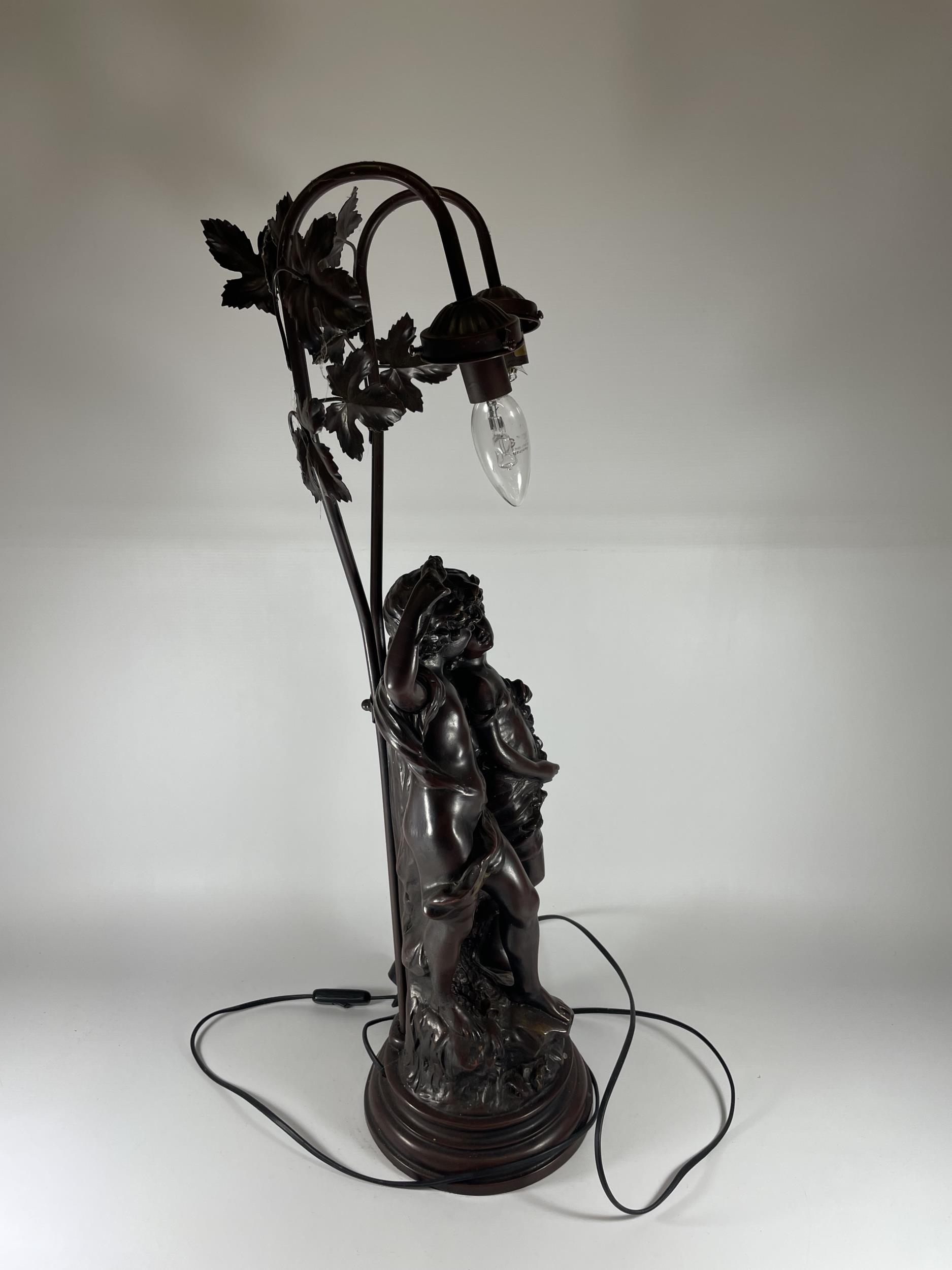 A LARGE SPELTER FIGURAL LAMP WITH FLORAL DESIGN BRANCES, HEIGHT 75CM - Image 3 of 4