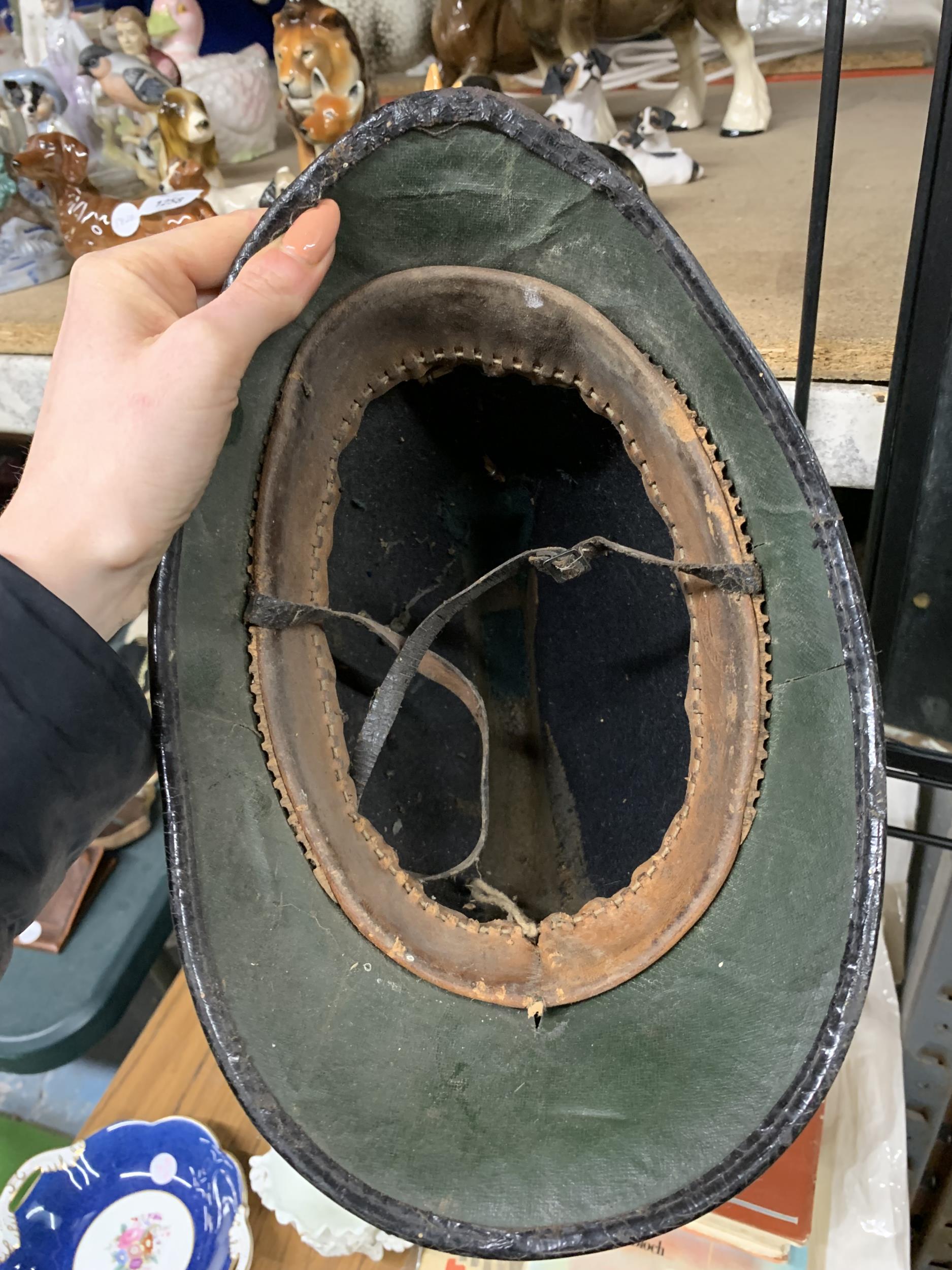 A VINTAGE STOKE ON TRENT CITY POLICE HELMET WITH PLATE - Image 3 of 3