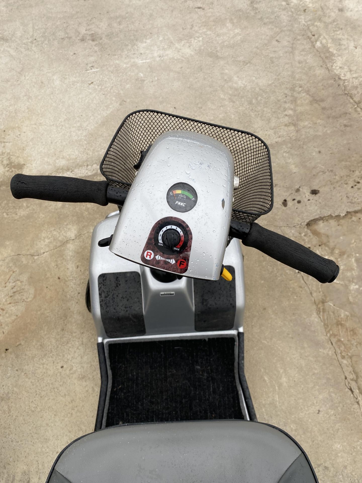 A RASCAL ELECTRIC MOBILITY SCOOTER WITH KEY IN OFFICE, BELIEVED WORKING ORDER - Image 2 of 4