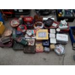 A LARGE COLLECTION OF VINTAGE TINS TO INCLUDE OXO, QUALITY STREET, ETC