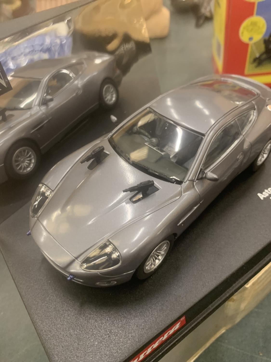 A CARRERA ASTON MARTIN V12, JAMES BOND 007, (SCALEXTRIC) DIE ANOTHER DAY MODEL CAR, BOXED - Image 4 of 4