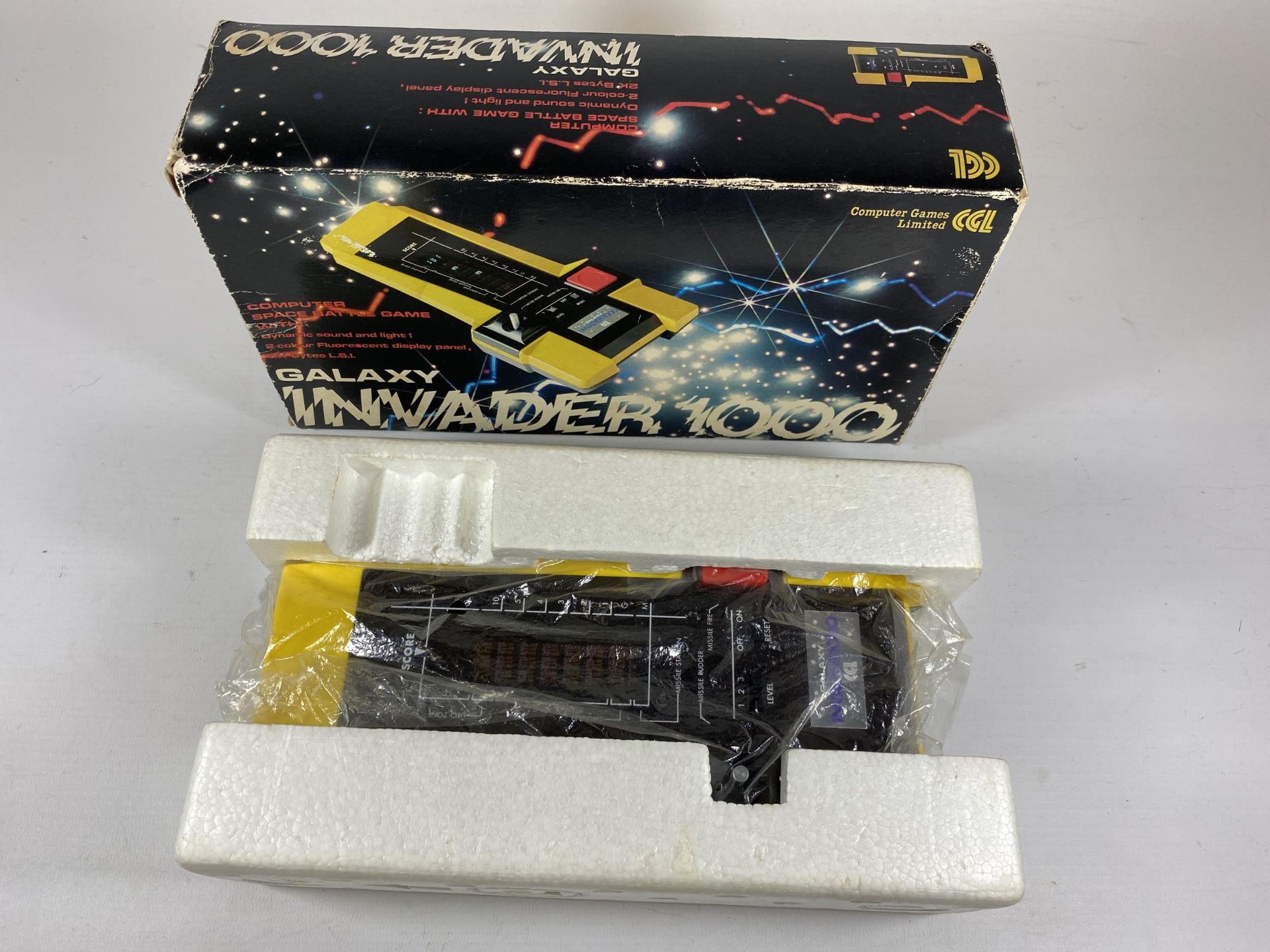 A RETRO BOXED CGL GALAXY INVADER 1000 ARCADE GAME