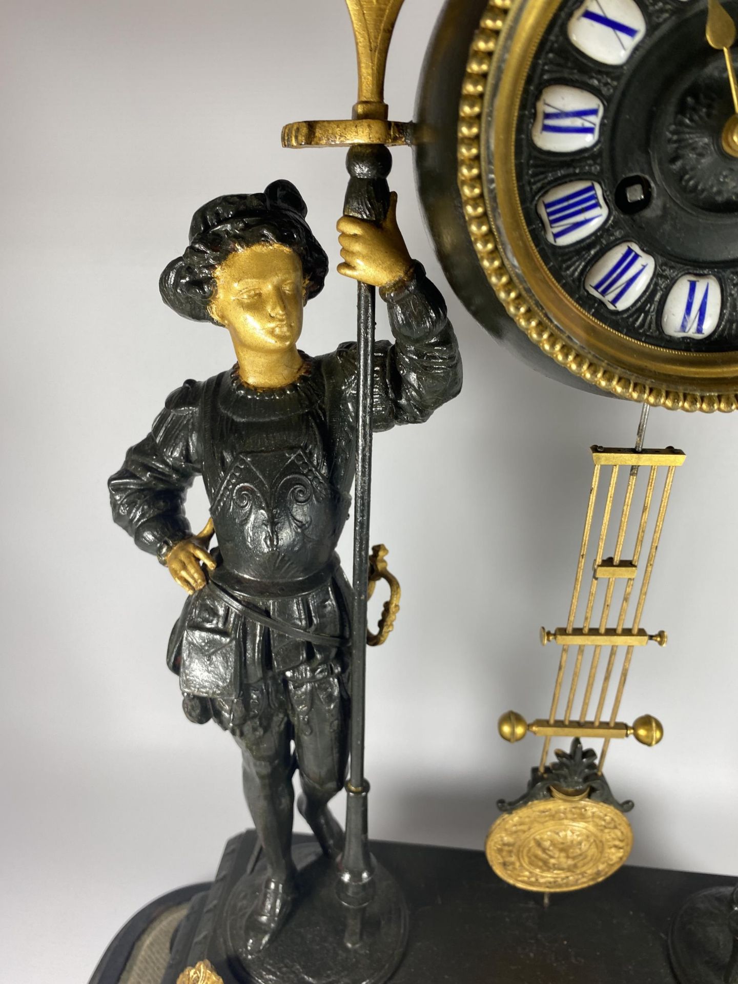 A FRENCH JAPY FERERES SPELTER TWO TRAIN DOMED CLOCK WITH TWIN FIGURAL DESIGN, DOME HEIGHT 64CM, WITH - Image 6 of 11