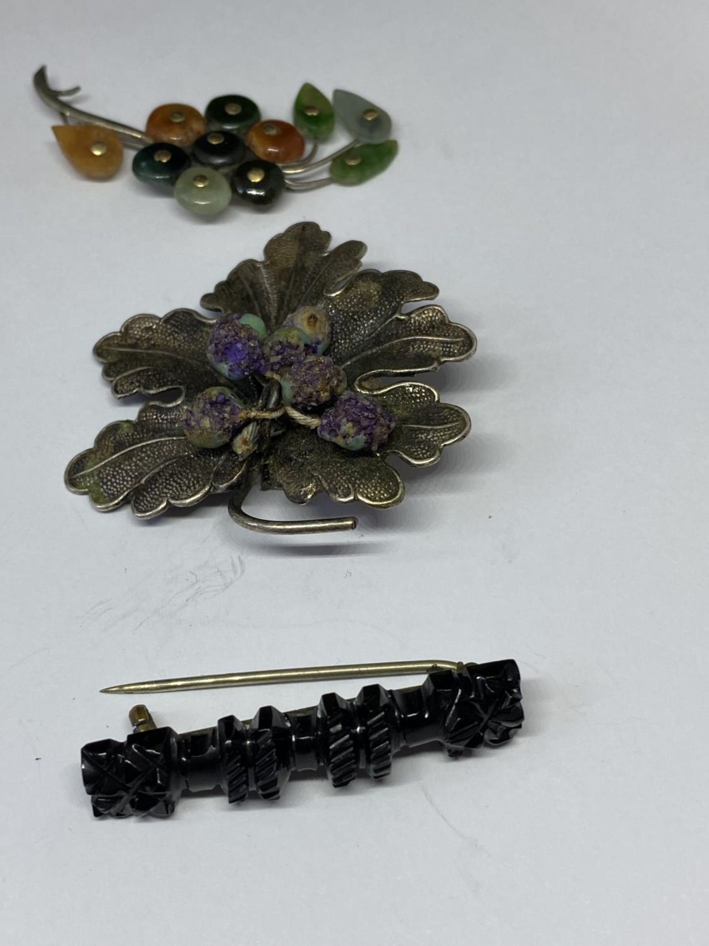FIVE VARIOUS SILVER BROOCHES - Image 2 of 3