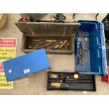 AN ASSORTMEN OF TOOLS TO INCLUDE CLAMPS, TIN SNIPS AND DRILL BITS ETC