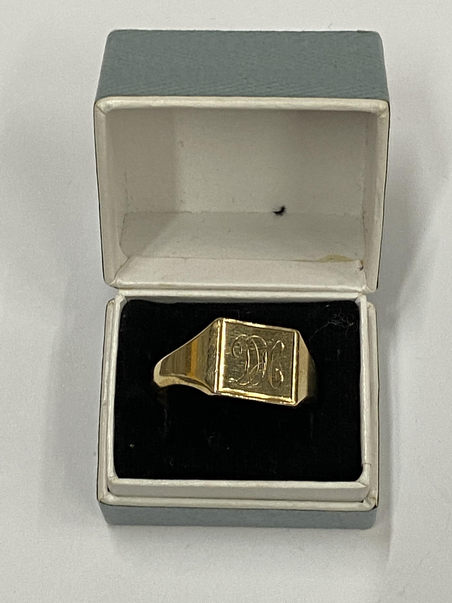 A 9CT YELLOW GOLD GENTS SIGNET RING, SIZE T, WEIGHT 6.89G - Image 5 of 5