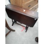 A SMALL EDWARDIAN MAHOGANY SUTHERLAND TABLE