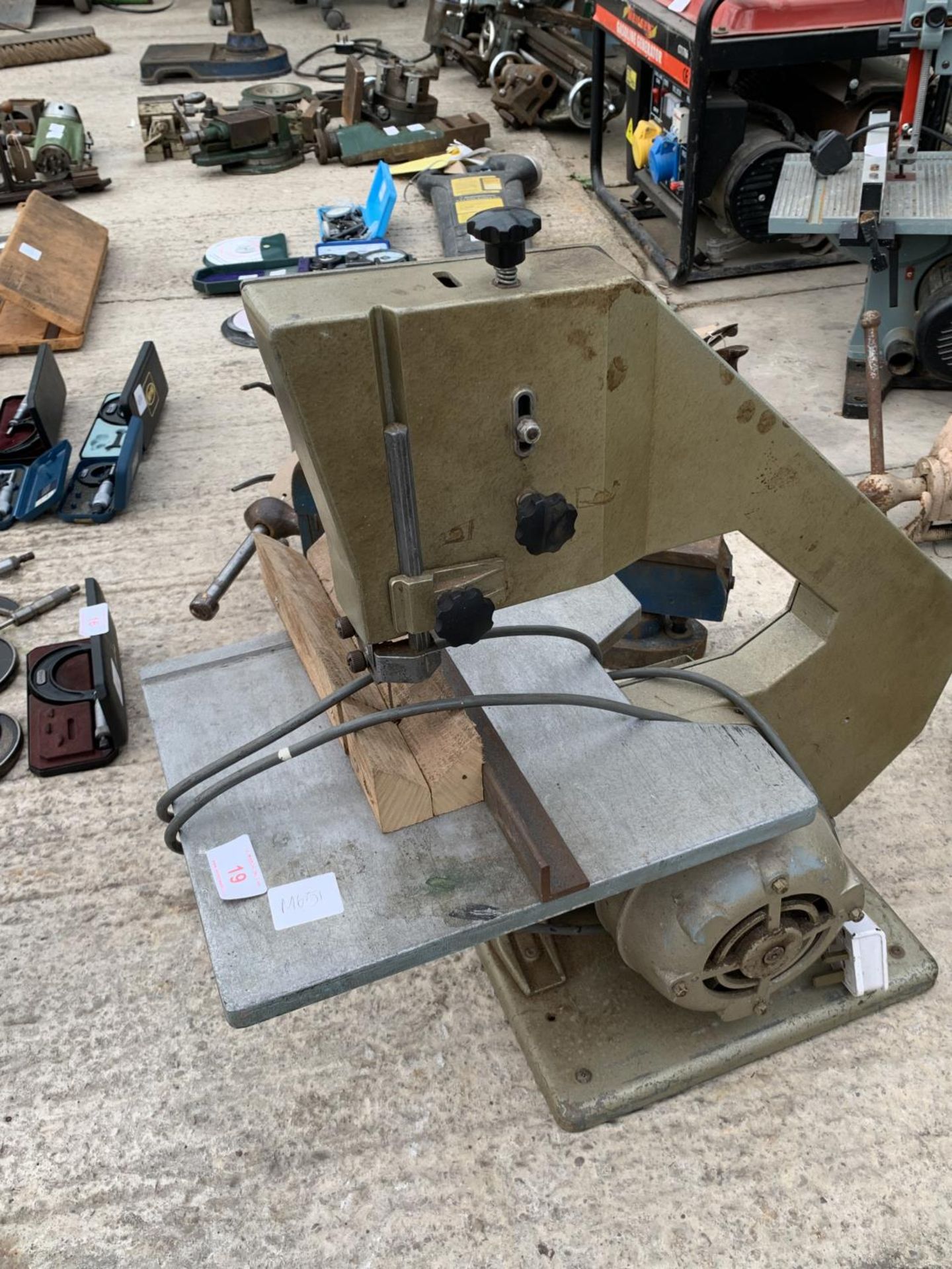 A BURGESS POWERLINE BANDSAW BBS-20 NO VAT