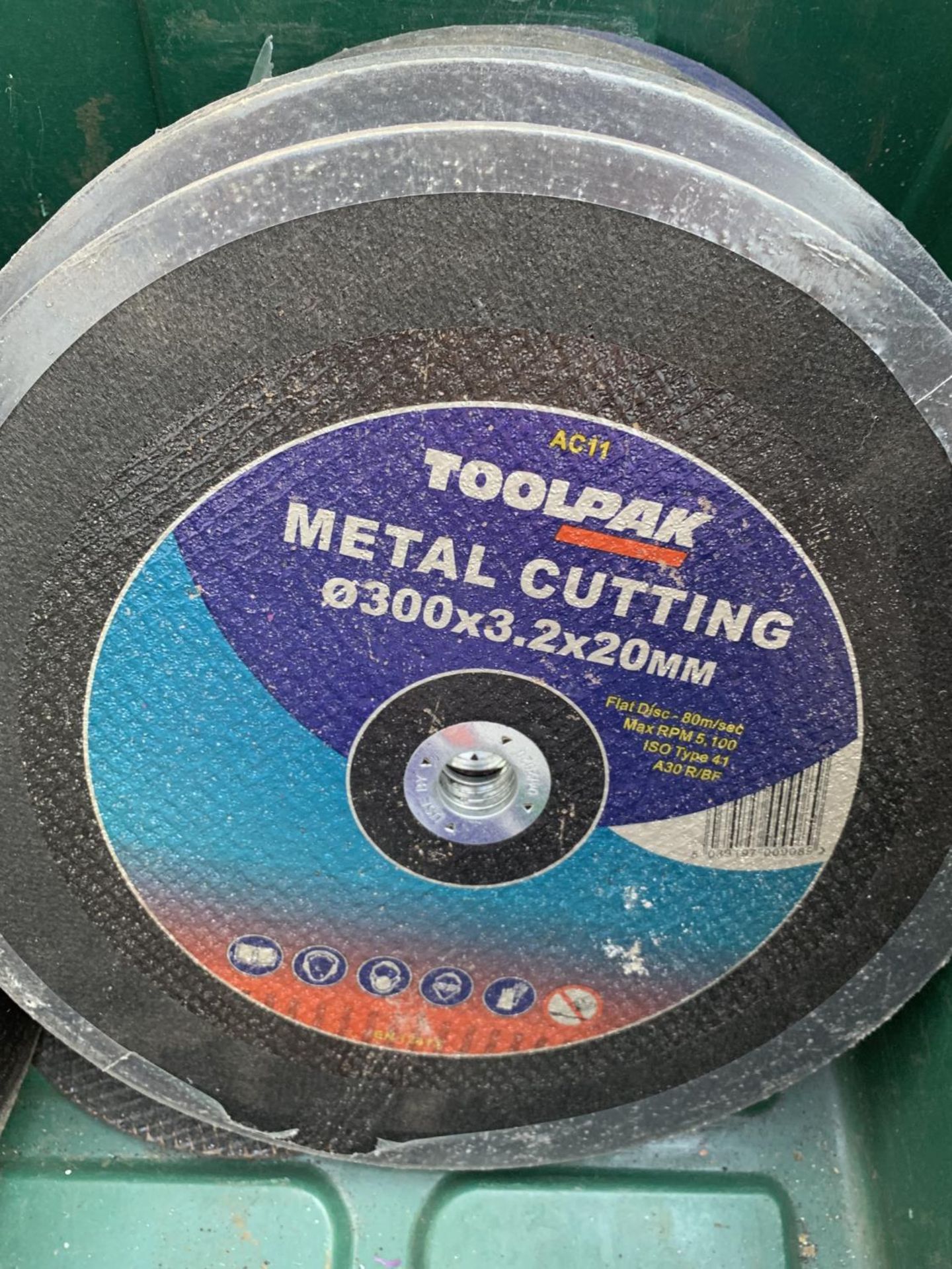 A LARGE QUANTITY OF CUTTING DISCS NO VAT - Image 4 of 5