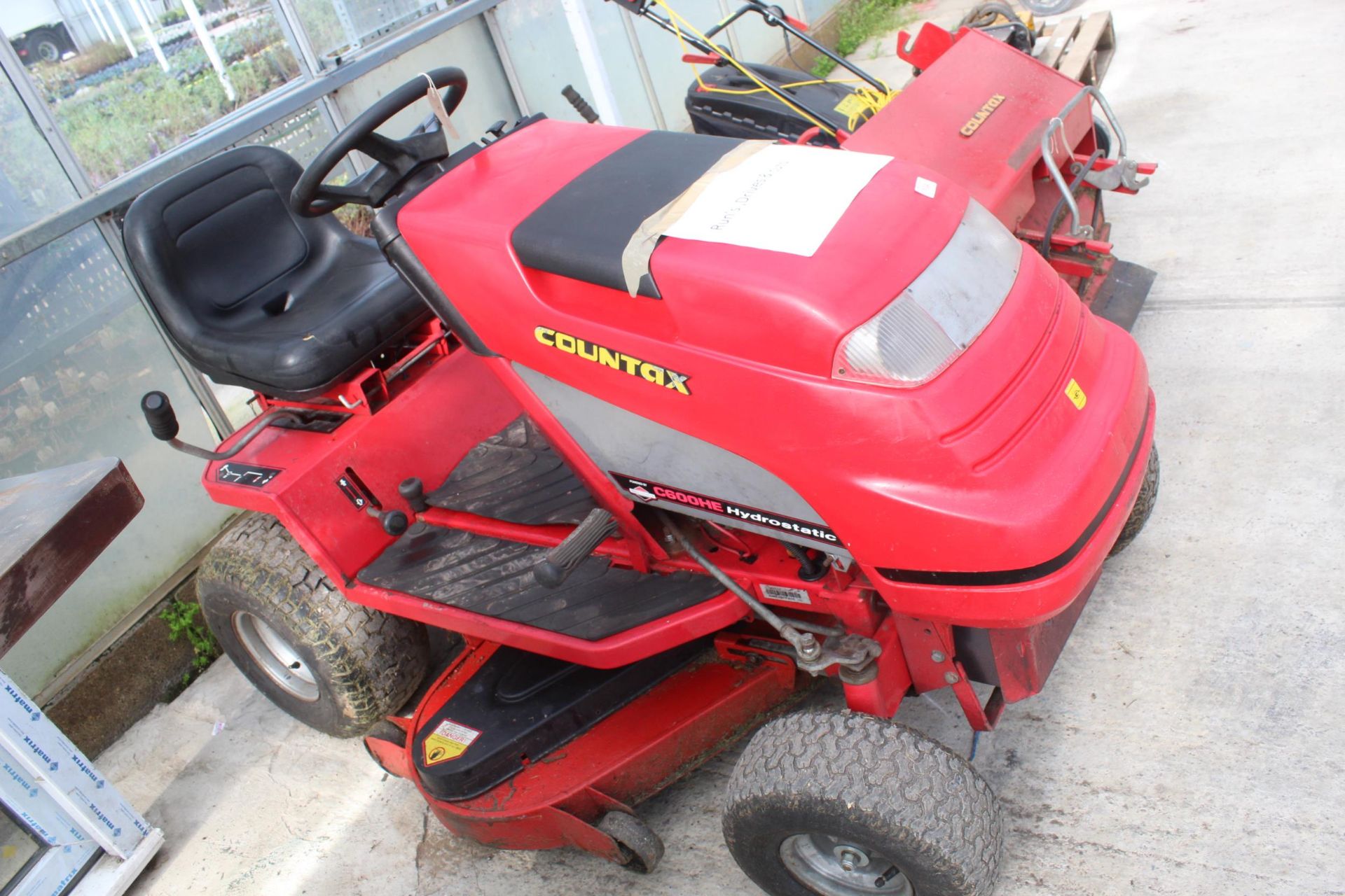 A COUNTAX C600HE LAWN MOWER WITH SWEEPER RUNS DRIVES & CUTS - NO VAT - Image 2 of 3