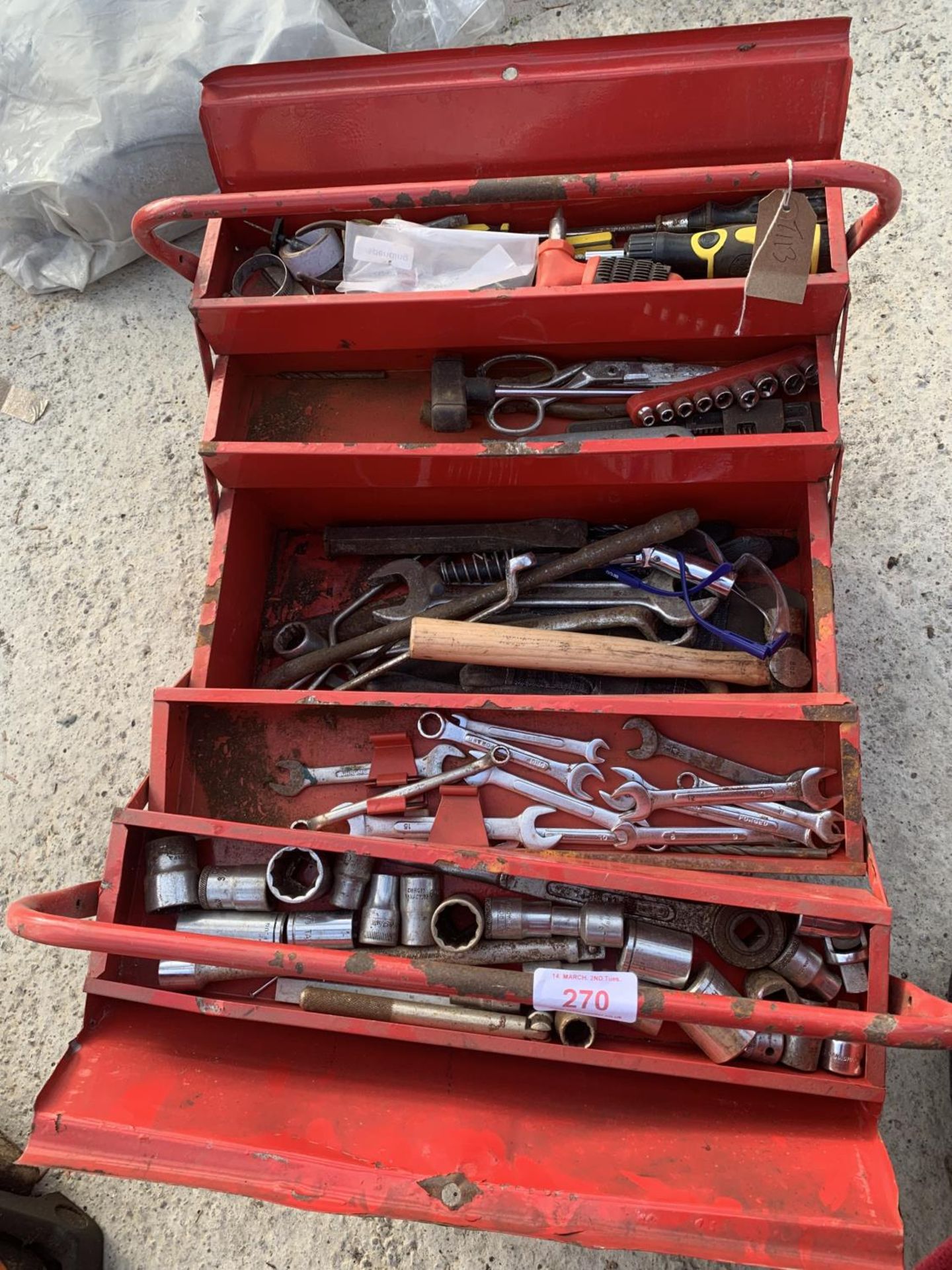 RED CANTILEVER TOOL BOX & TOOLS NO VAT