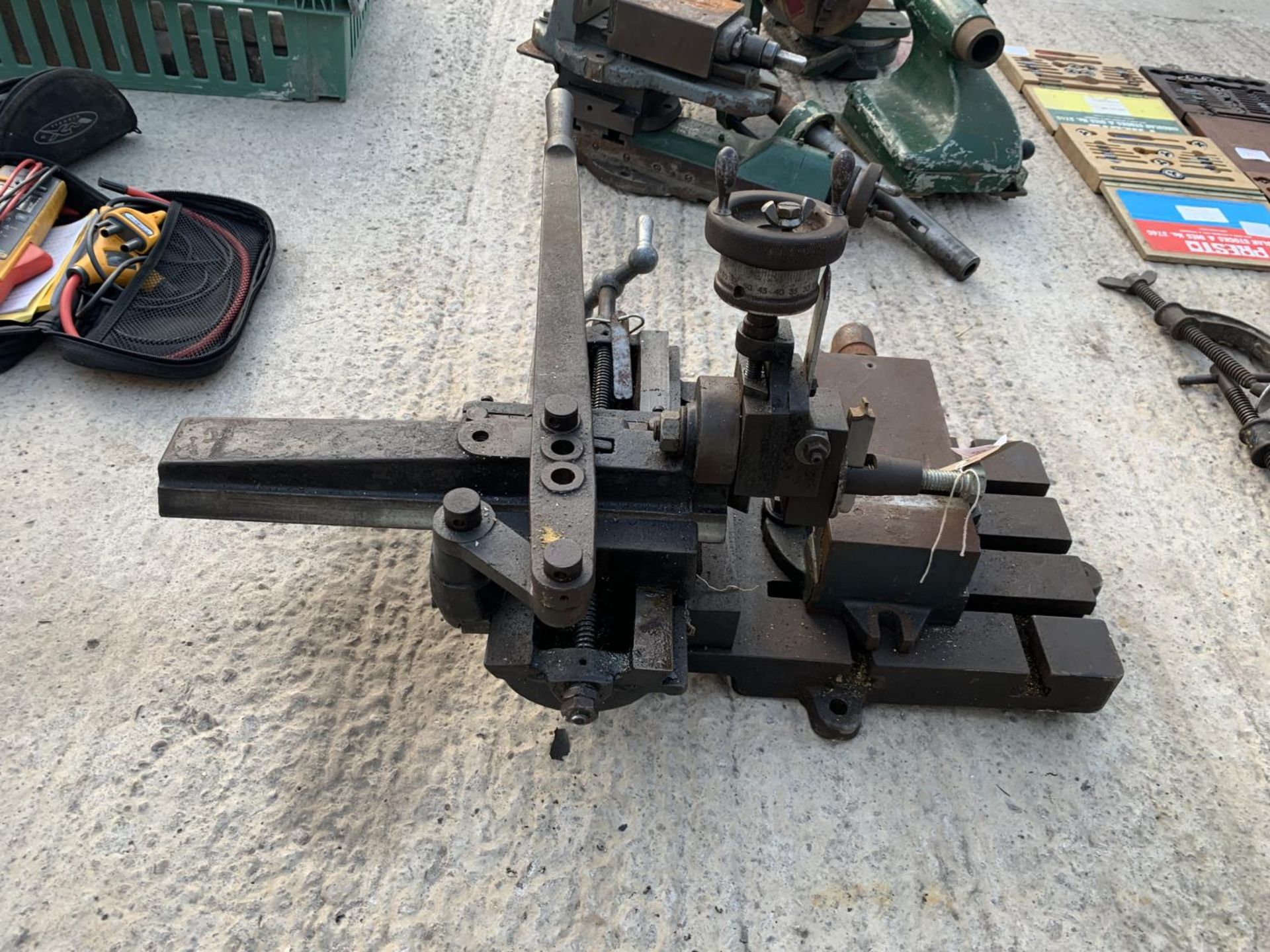 A LATHE VICE WITH AN ELLIOT SUPER G VICE NO VAT - Image 3 of 3