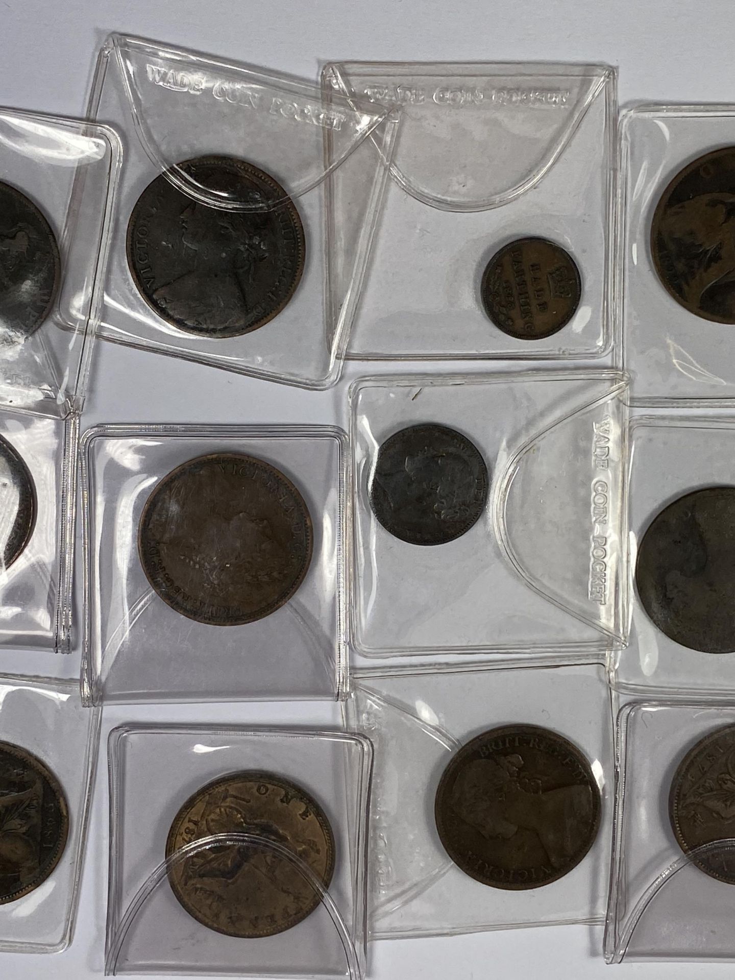 A COLLECTION OF THIRTEEN QUEEN VICTORIA PENNIES TO INCLUDE FINE EXAMPLES ETC - Image 3 of 4