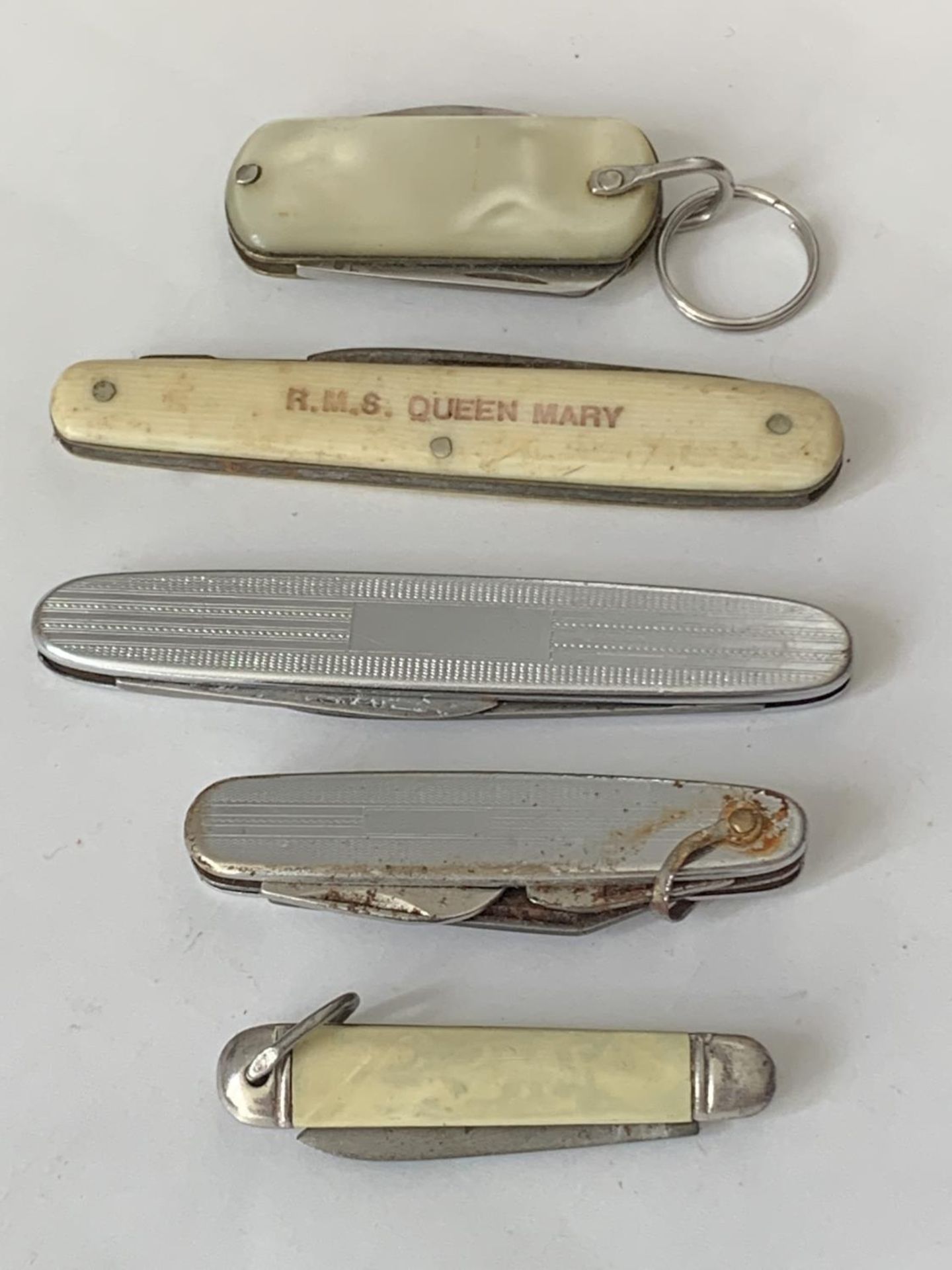 FIVE VINTAGE PEN KNIVES