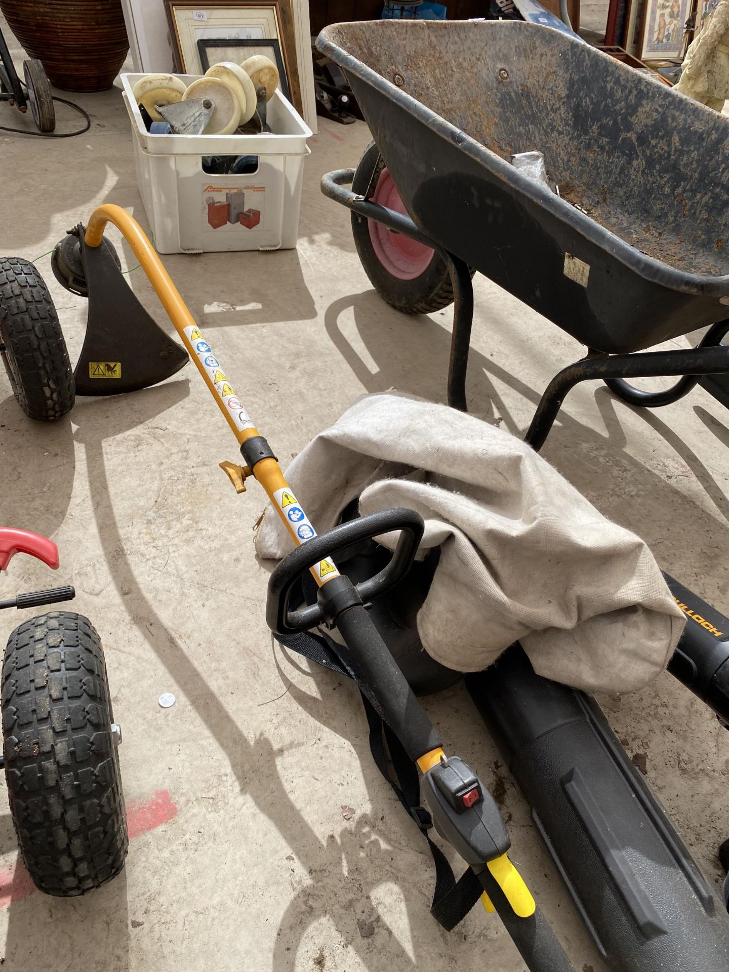 A MCCULLOCH PETROL LEAF BLOWER AND A RYOBI PETROL GRASS STRIMMER - Image 4 of 4