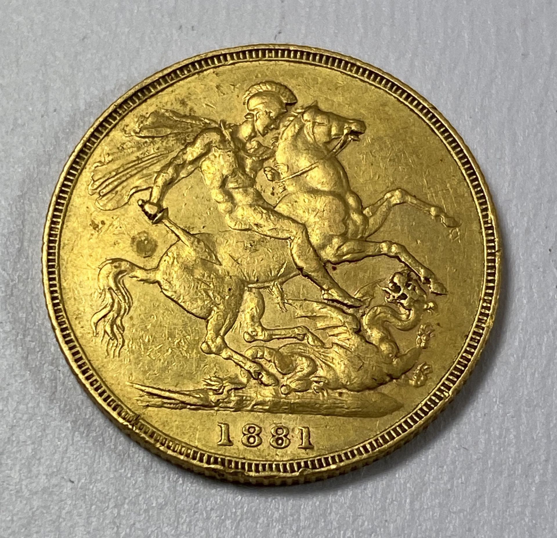 A VICTORIAN 1881 GOLD FULL SOVEREIGN - MELBOURNE MINT