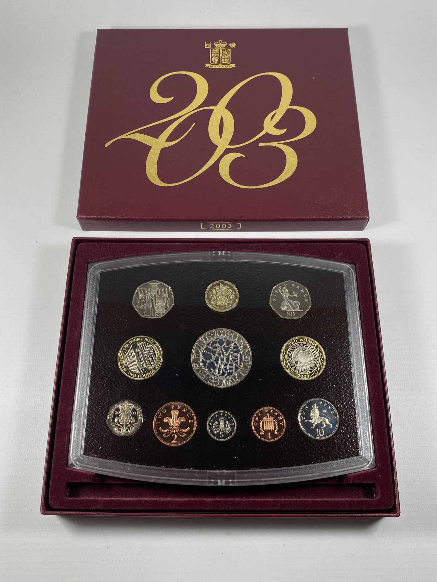 A 2003 ROYAL MINT CASED PROOF COIN SET