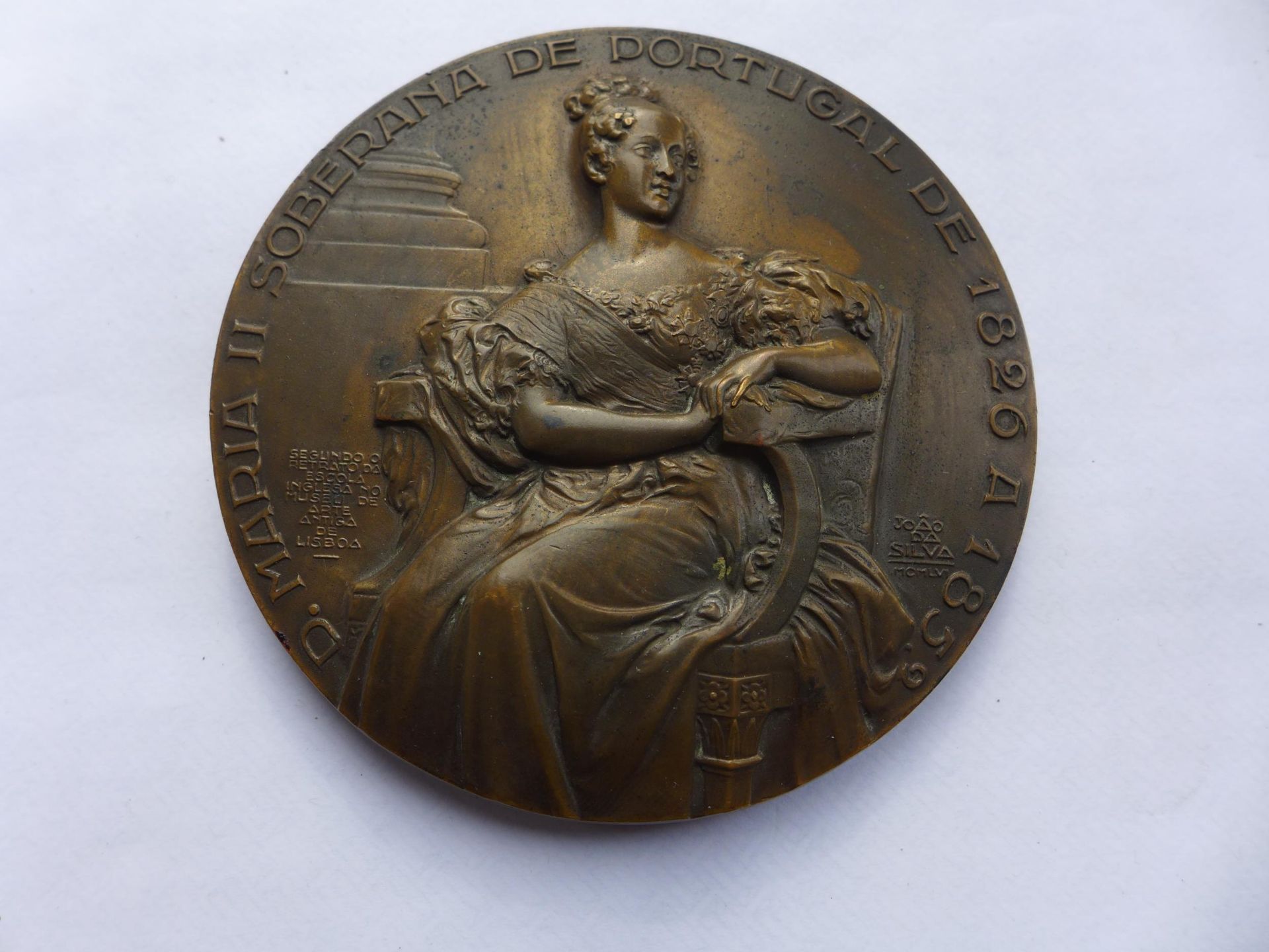 A LARGE BRONZE MARIA II OF PORTUGAL MEDAL DATED 1953, 90MM, BY JAO DA SILVA