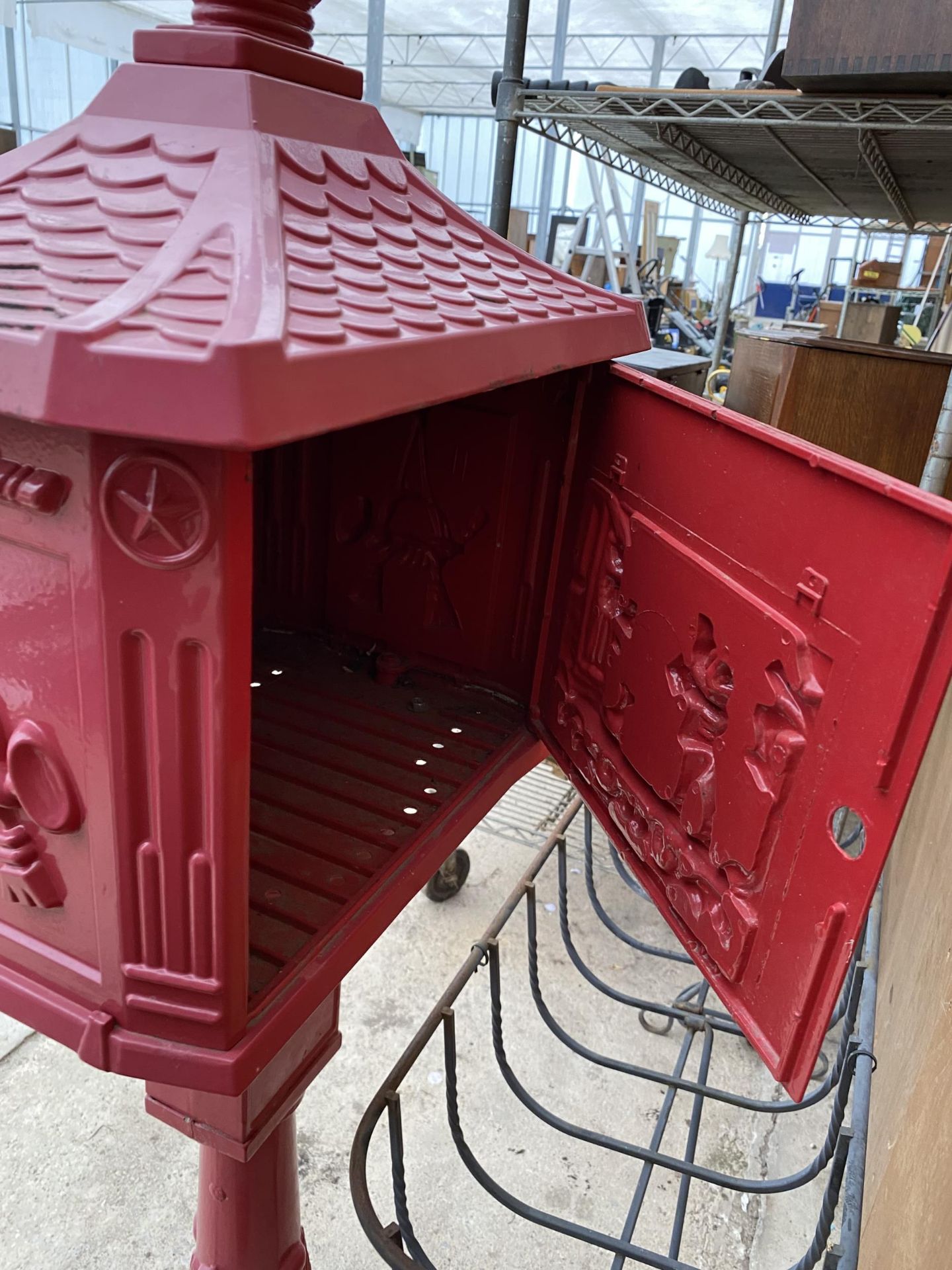 A DECORATIVE RED METAL POST BOX ON PEDESTAL BASE (H:118CM) - Image 4 of 5