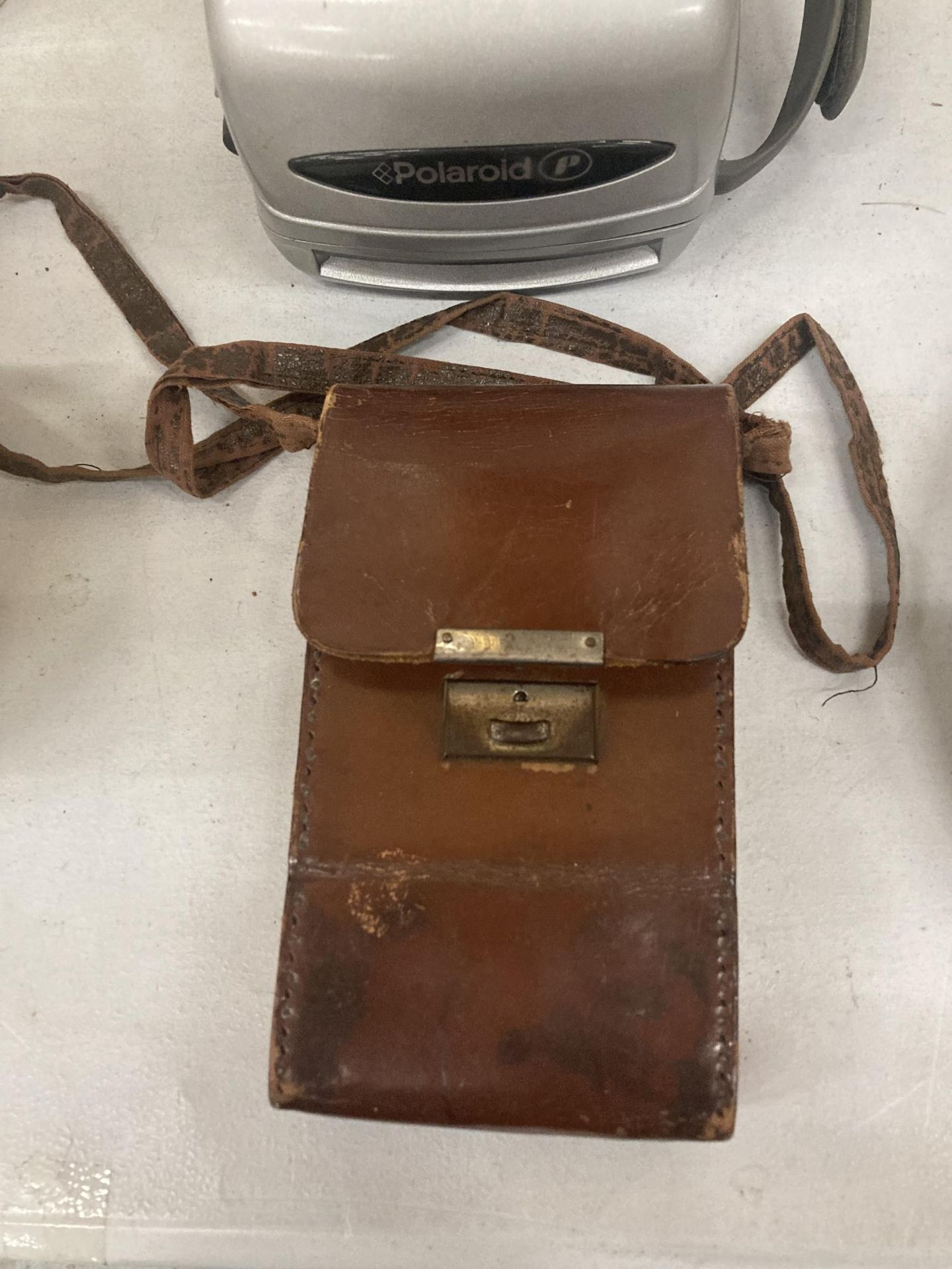 A VINTAGE KODAK CAMERA WITH BELLOWS AND LEATHER CASE AND A POLAROID CAMERA - Image 2 of 4