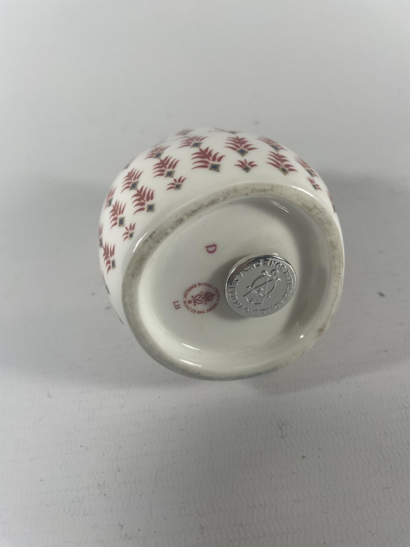 A ROYAL CROWN DERBY HAMSTER PAPERWEIGHT WITH GOLD STOPPER - Image 5 of 5