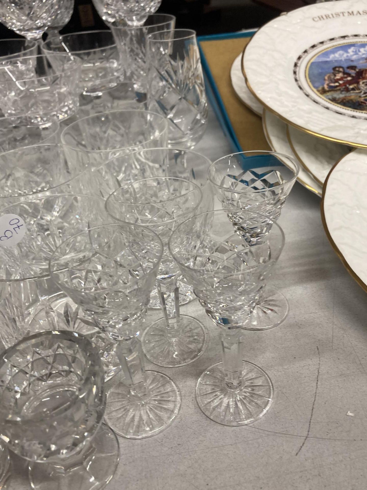 A LARGE QUANTITY OF CRYSTAL DRINKING GLASSES AND DESSERT BOWLS TO INCLUDE RED AND WHITE WINE, - Image 6 of 6