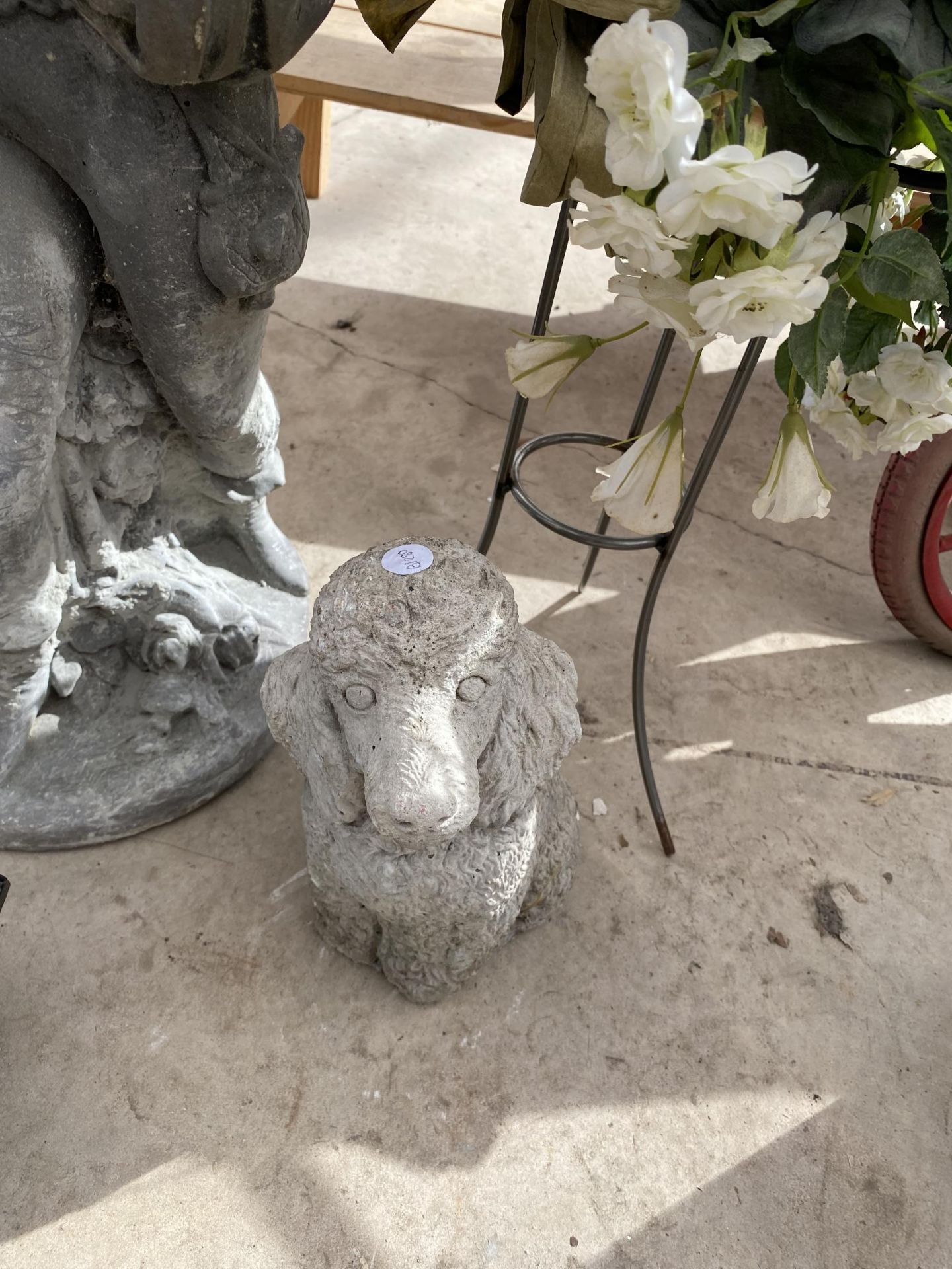 AN ASSORTMENT OF ITEMS TO INCLUDE A CANDLESTICK, A RECONSTITUTED STONE DOG AND A RECONSTITUED - Image 3 of 4
