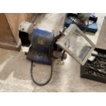 A BLACK AND DECKER DOUBLE ENDED BENCH GRINDER